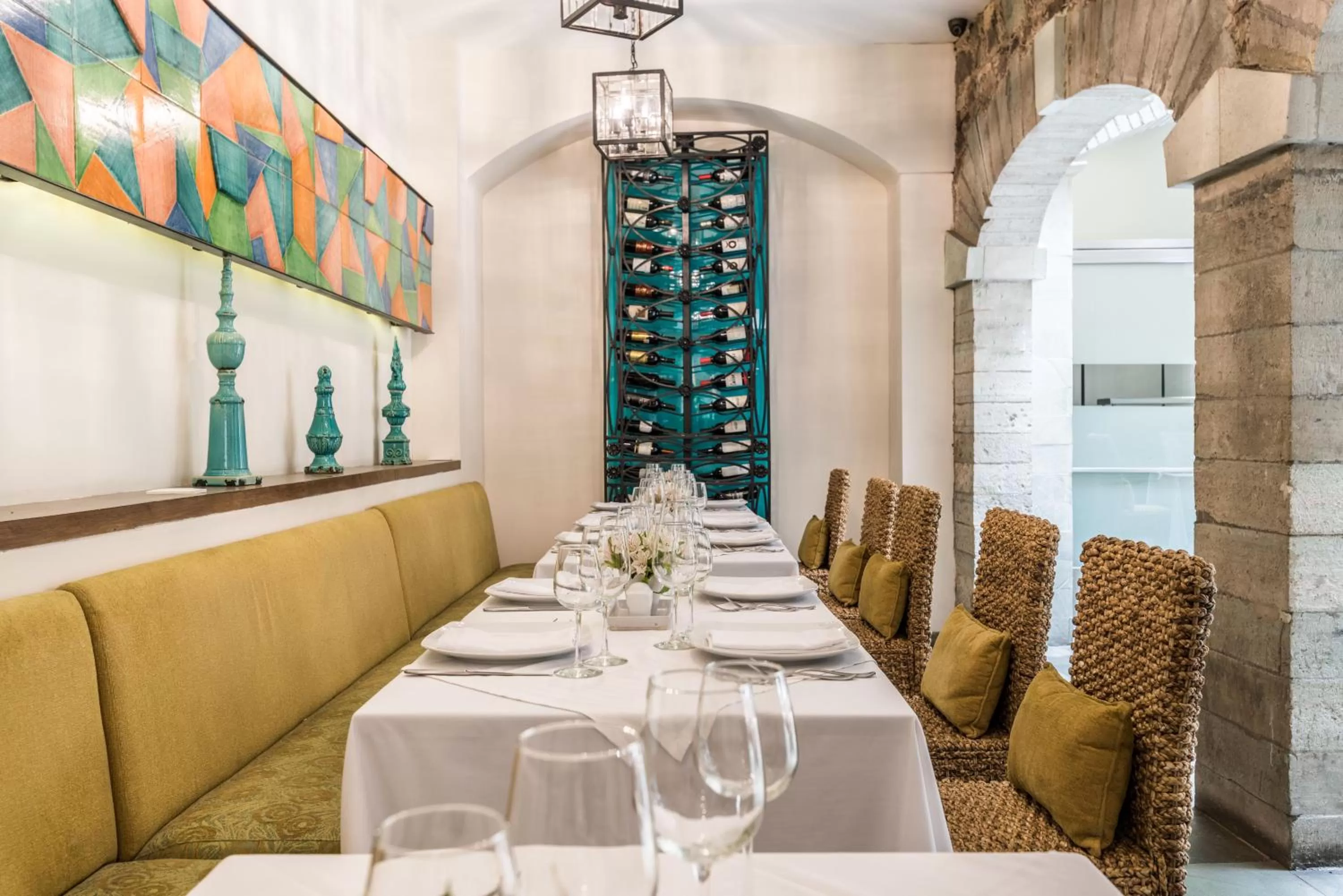 Restaurant/places to eat in Edelmira Hotel Boutique