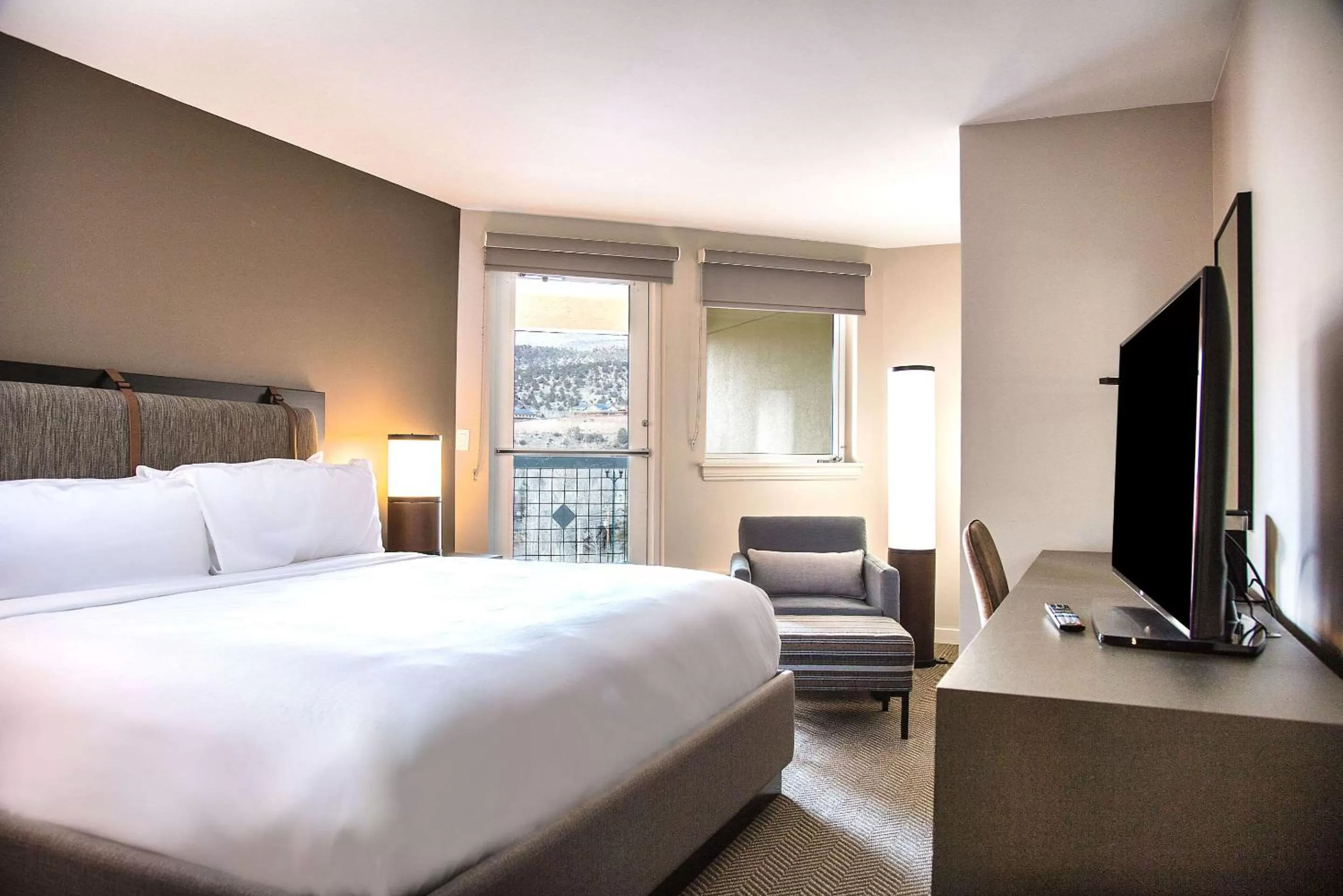 Photo of the whole room, Bed in The Inn at Riverwalk