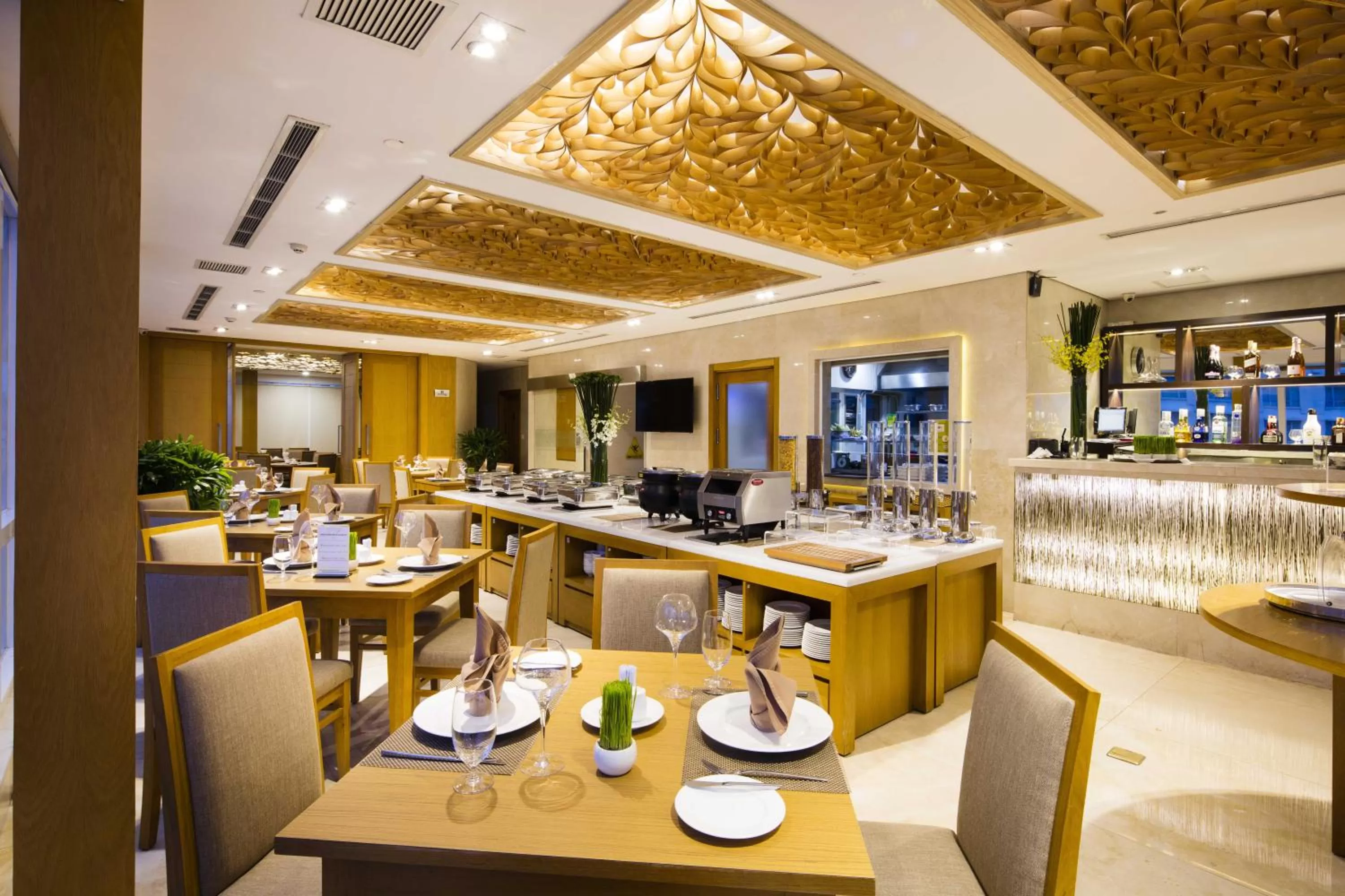 Restaurant/places to eat in Paradise Saigon Boutique Hotel & Spa