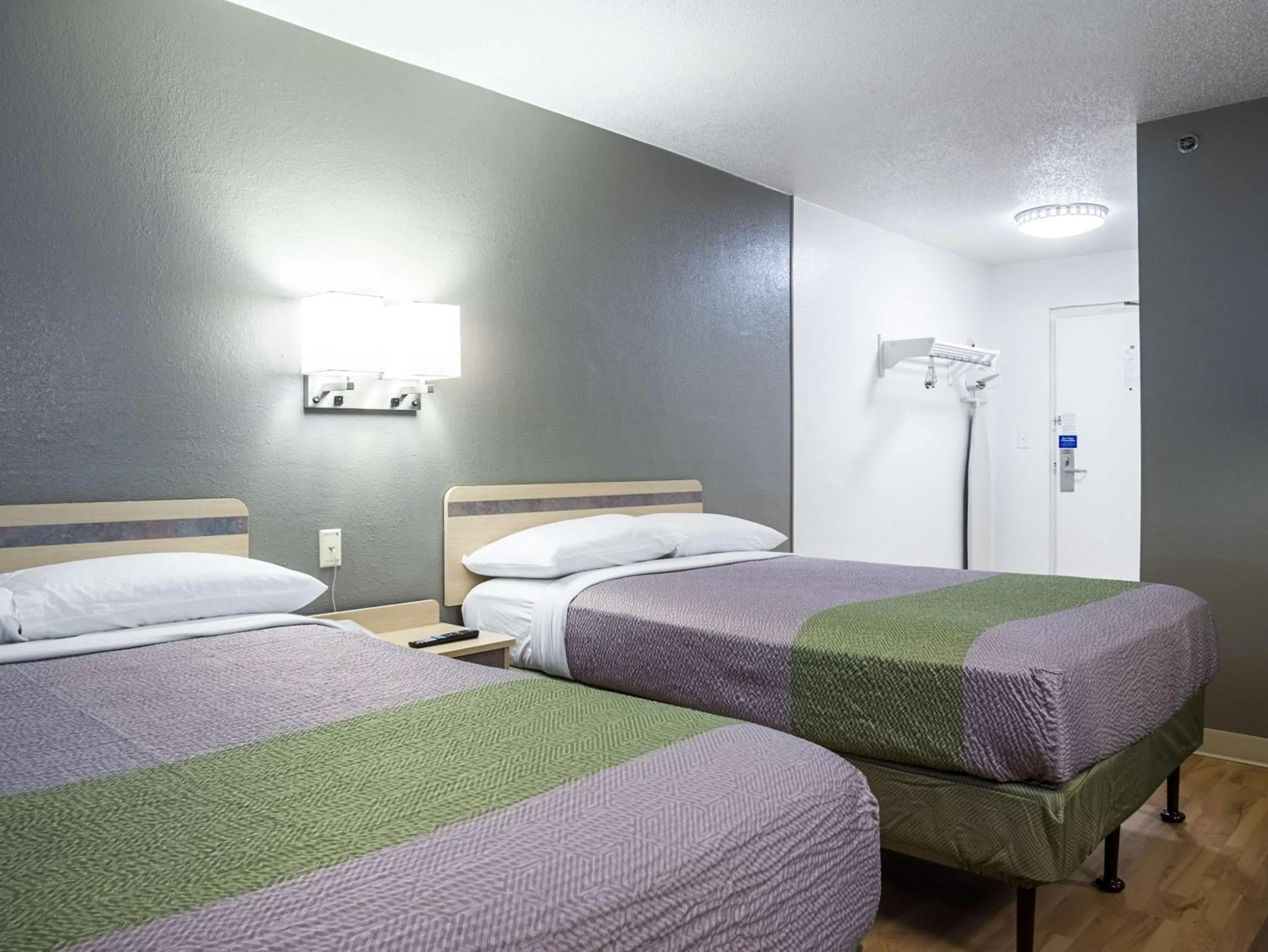 Bedroom, Bed in Studio 6-Miamisburg, OH - Dayton