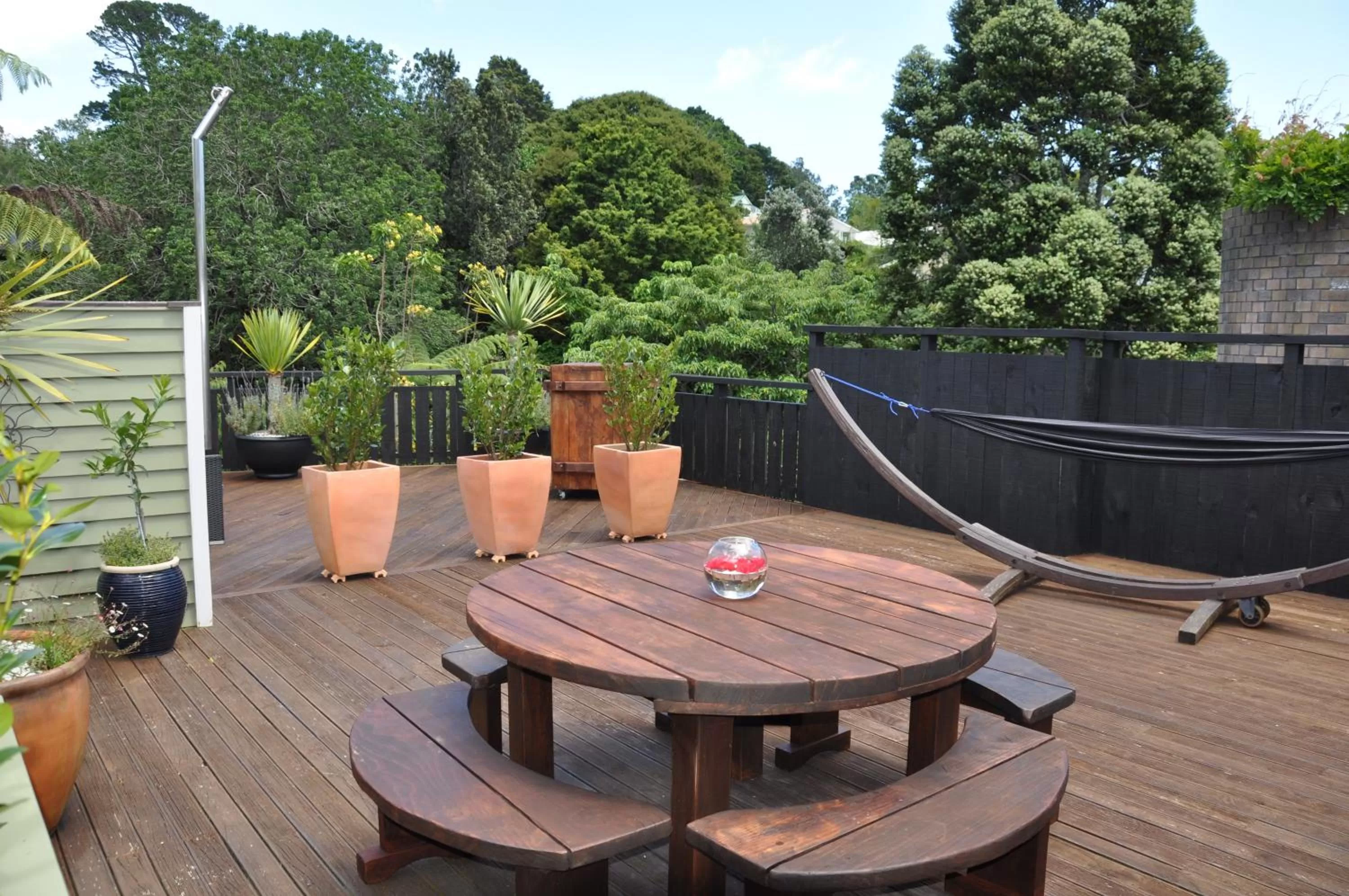 Property building in Issey Manor