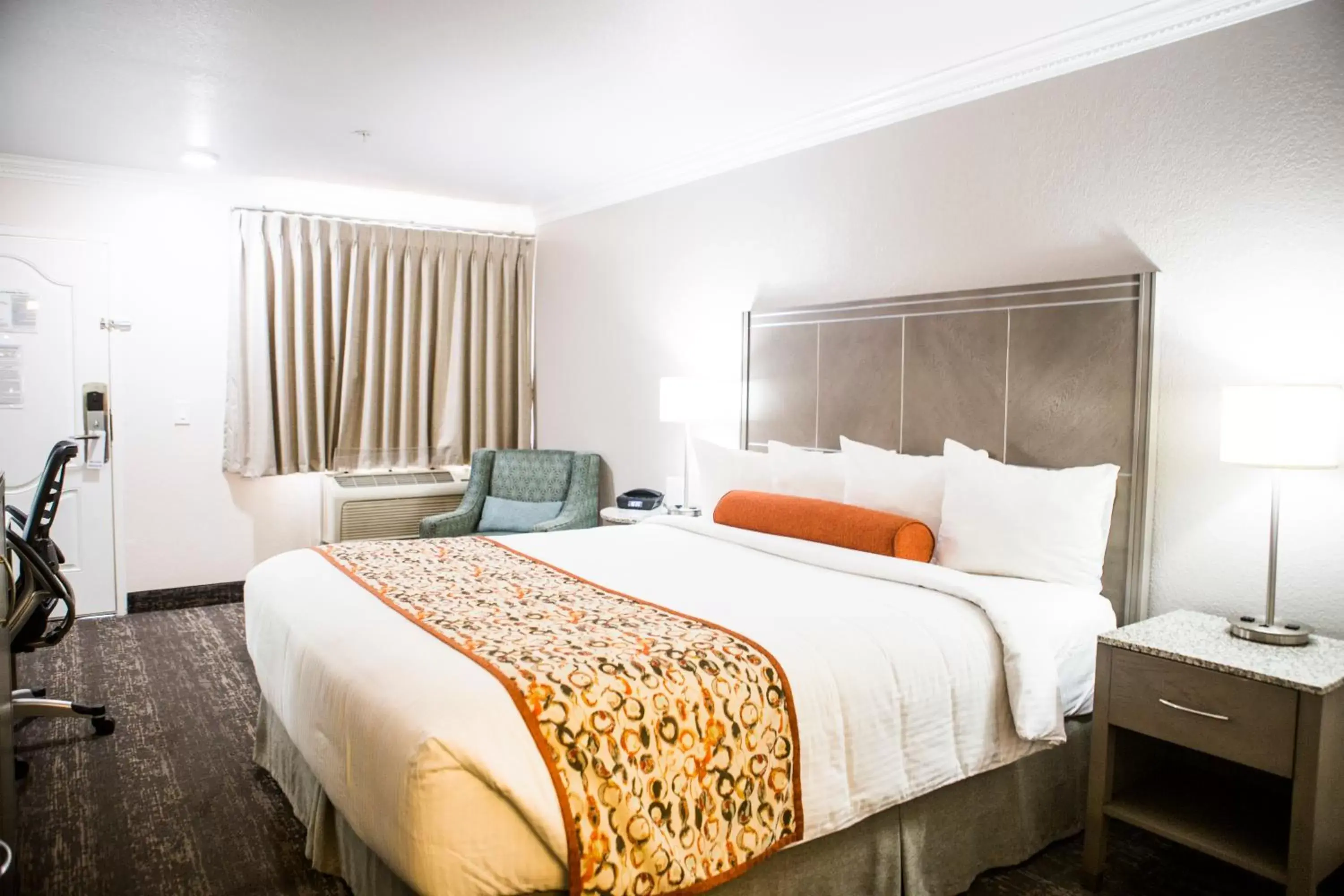 1 King Bed Non Smoking in Hotel Aria 1 King Bed Non Smoking in Hotel Aria