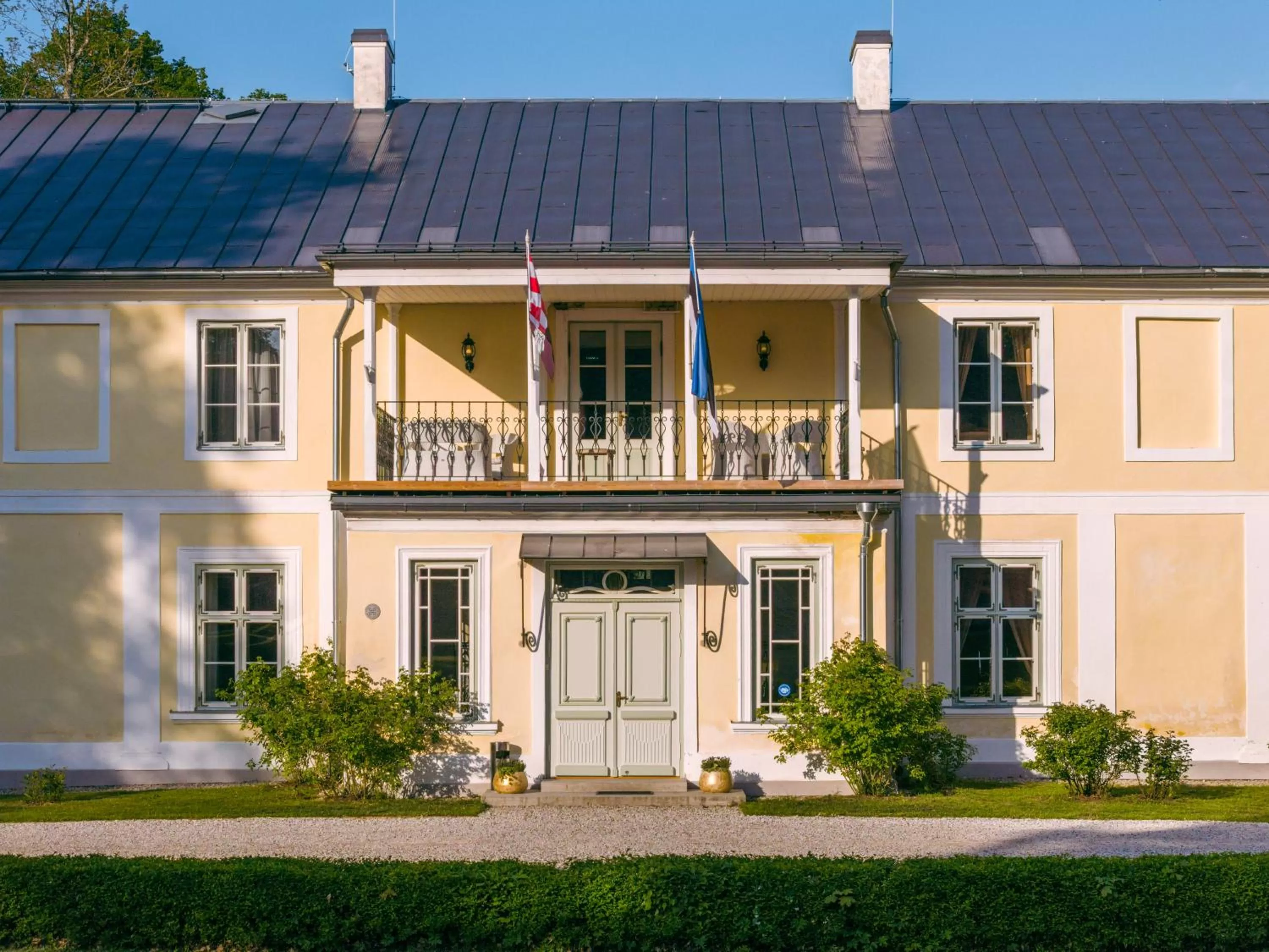 Property building in Padise Manor