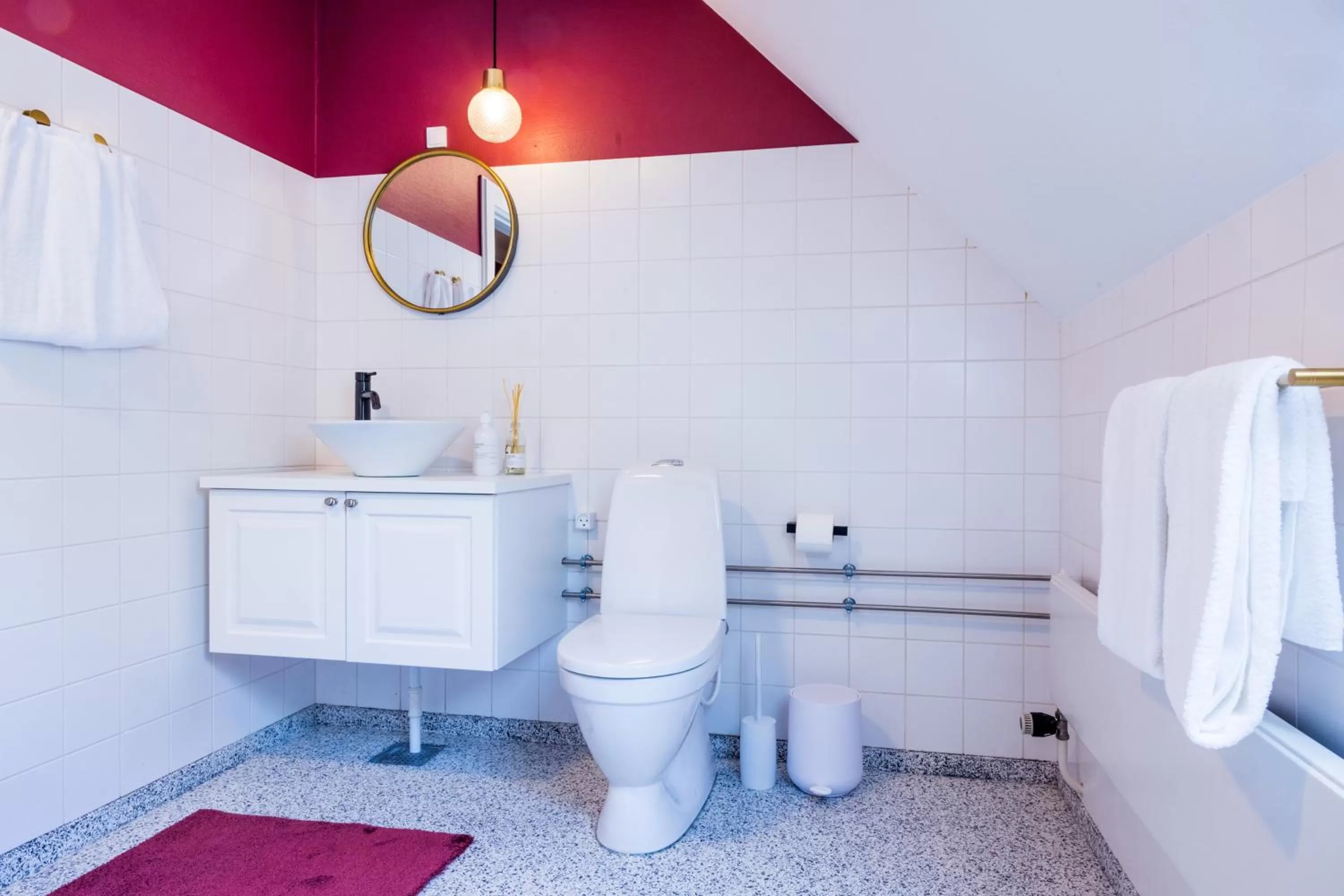 Bathroom in Gem Suites Holiday Apartments