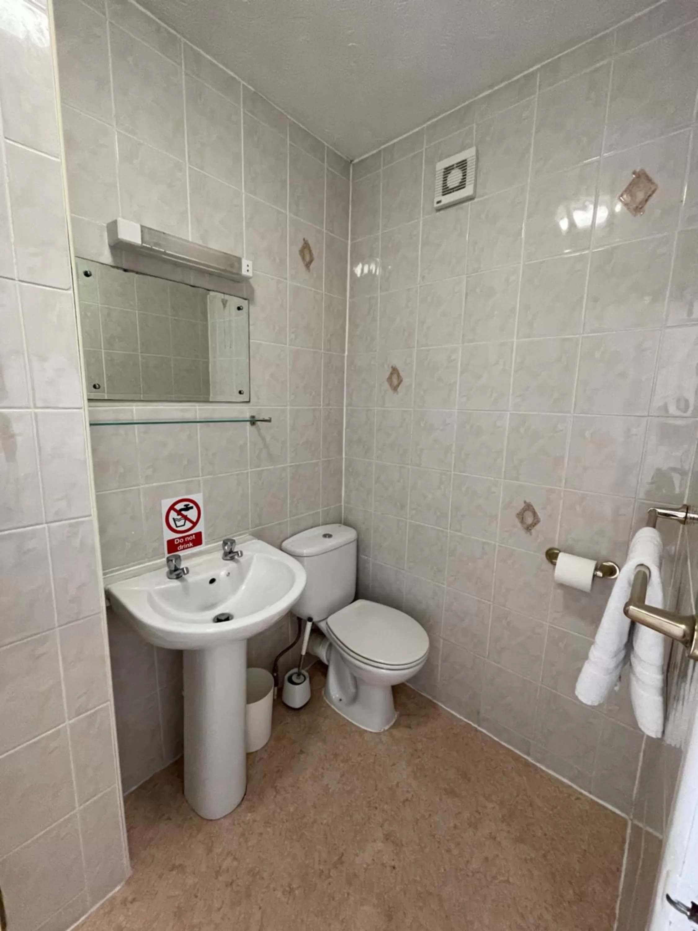 Toilet, Bathroom in The Silver How