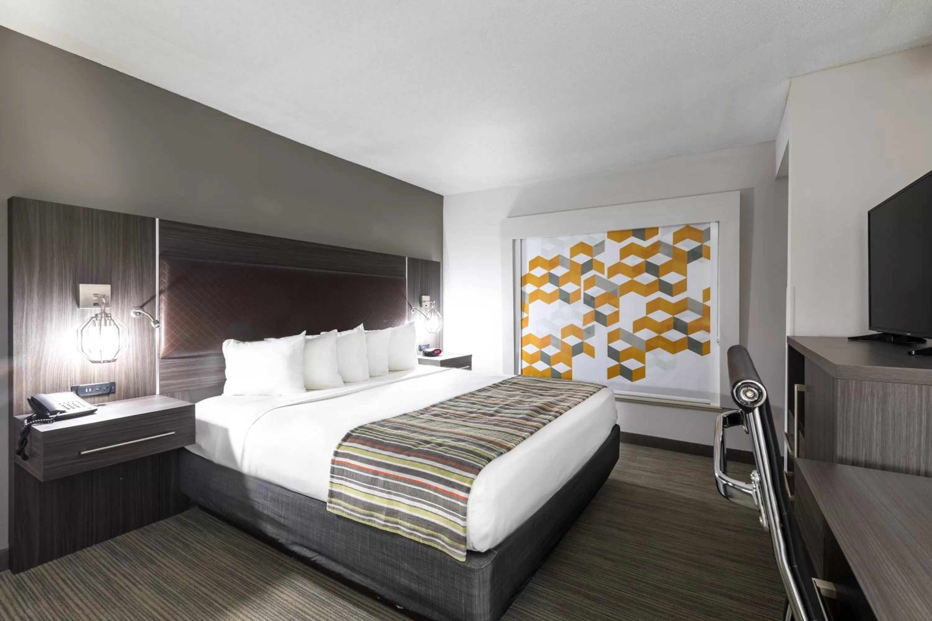 Bedroom, Bed in Country Inn & Suites by Radisson, Lake Norman Huntersville, NC