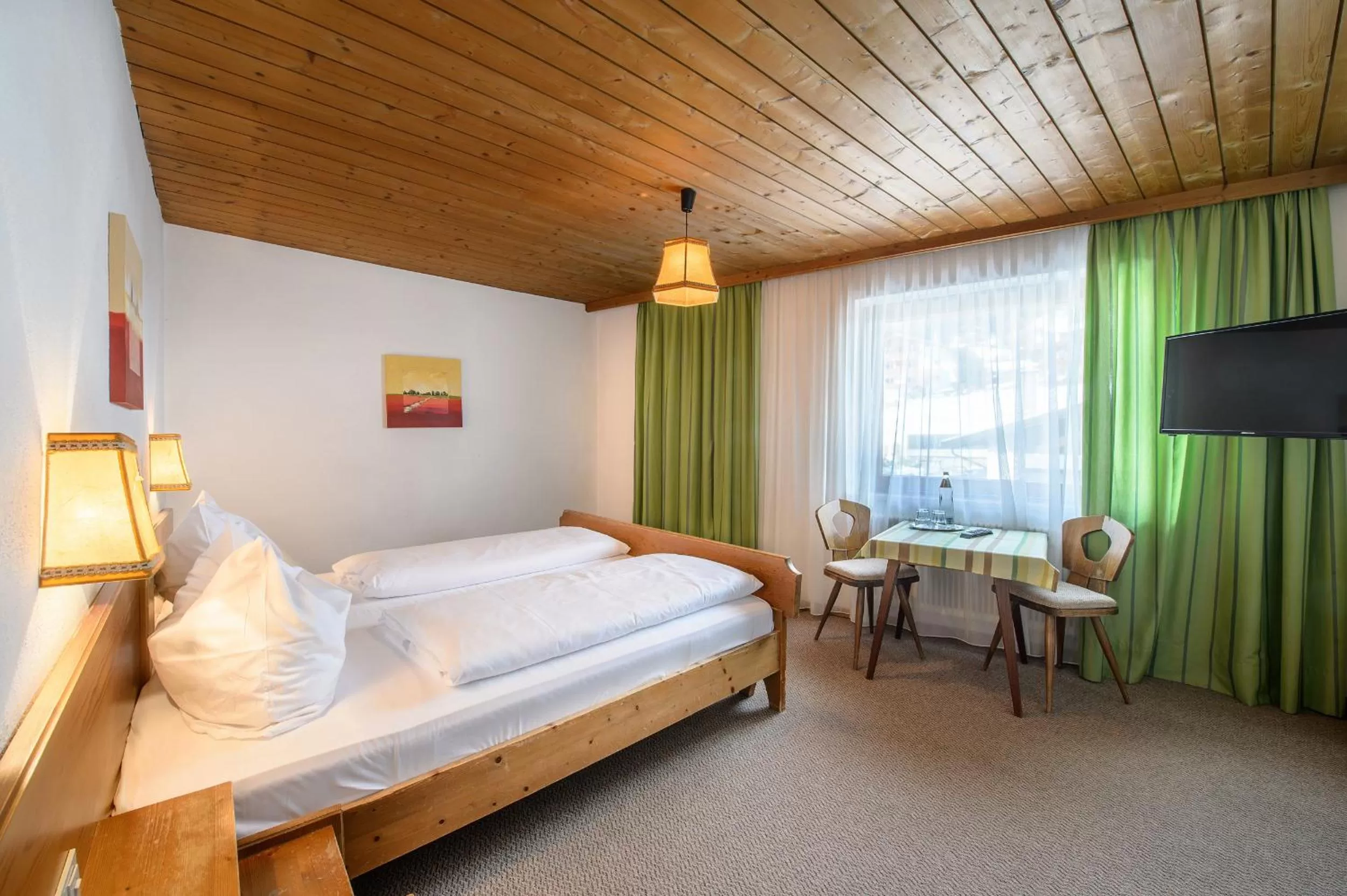 Photo of the whole room, Bed in Bärenwirth - Hotel & Restaurant