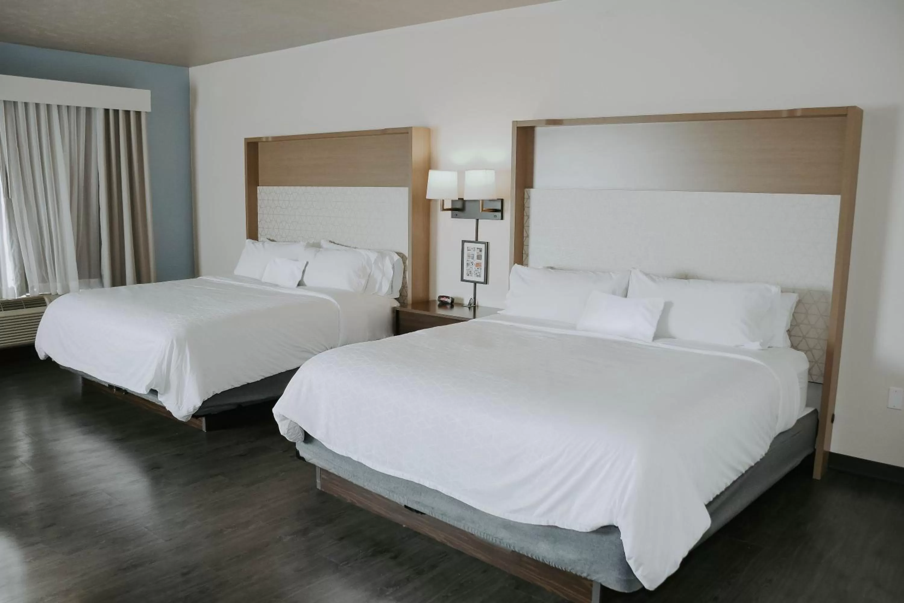 Photo of the whole room, Bed in Holiday Inn Omaha Downtown - Waterpark by IHG