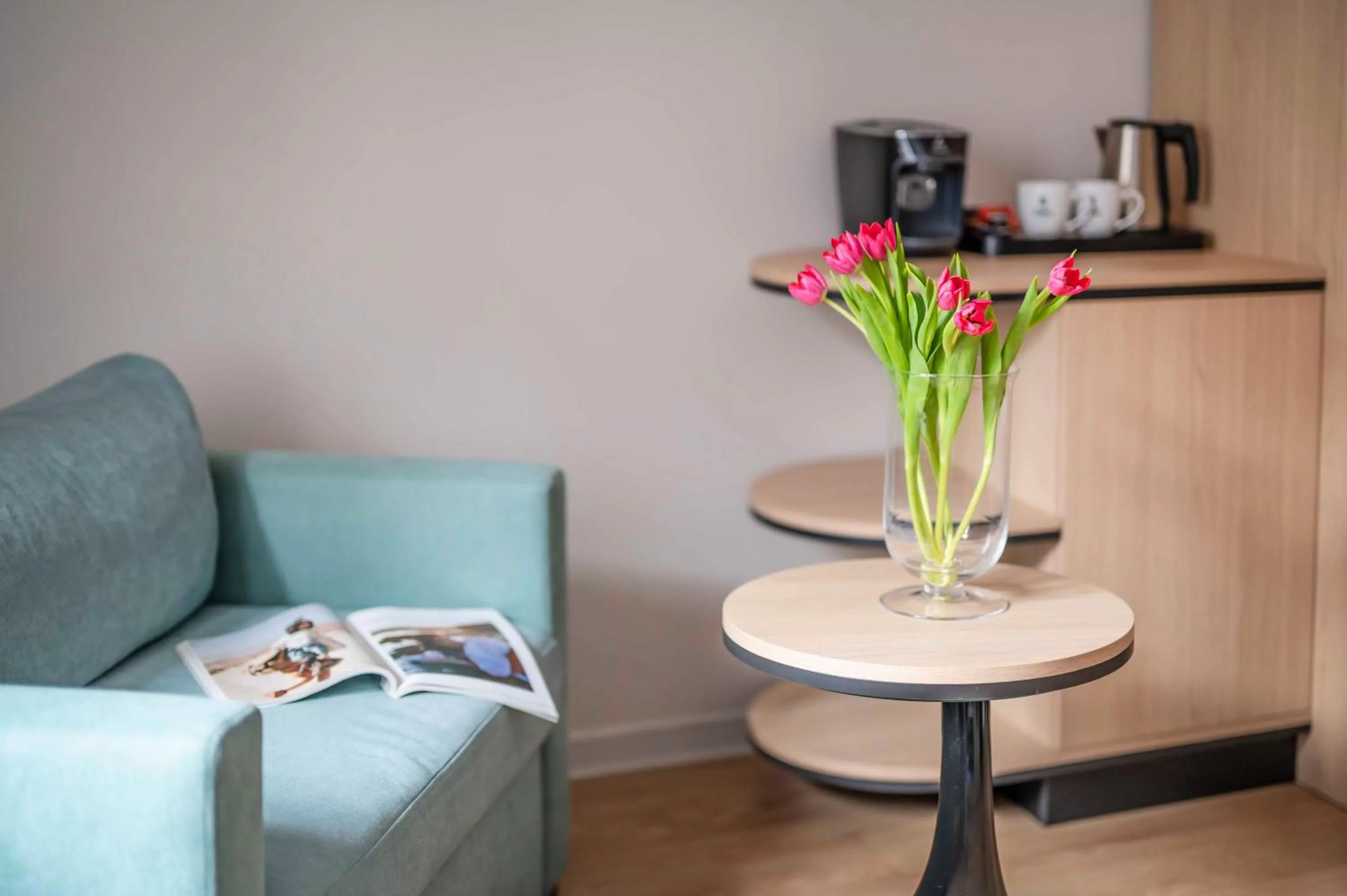 Coffee/tea facilities in Hotel H12****