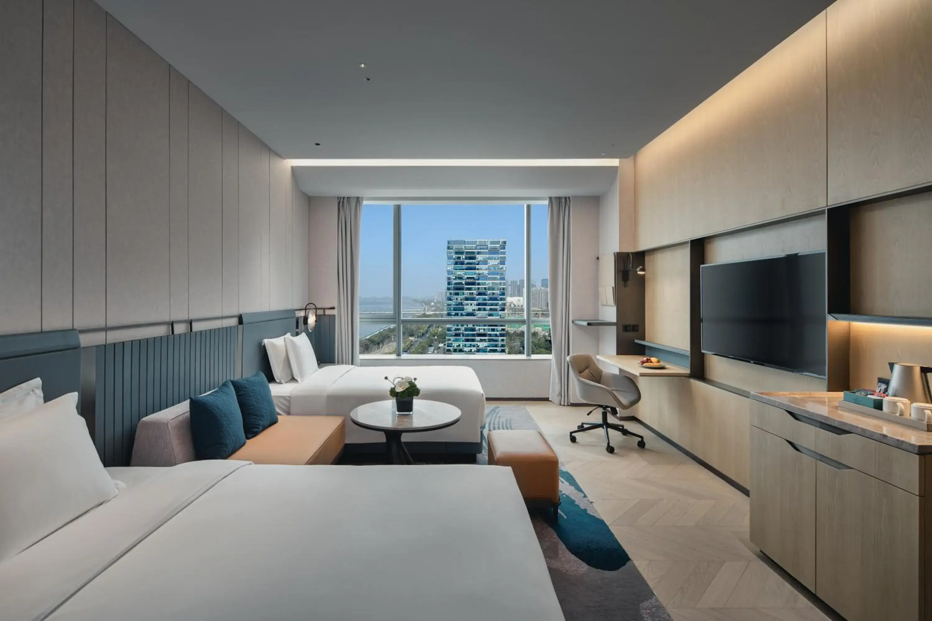 Standard Room in Crowne Plaza Hangzhou Riverside, an IHG Hotel Standard Room in Crowne Plaza Hangzhou Riverside, an IHG Hotel