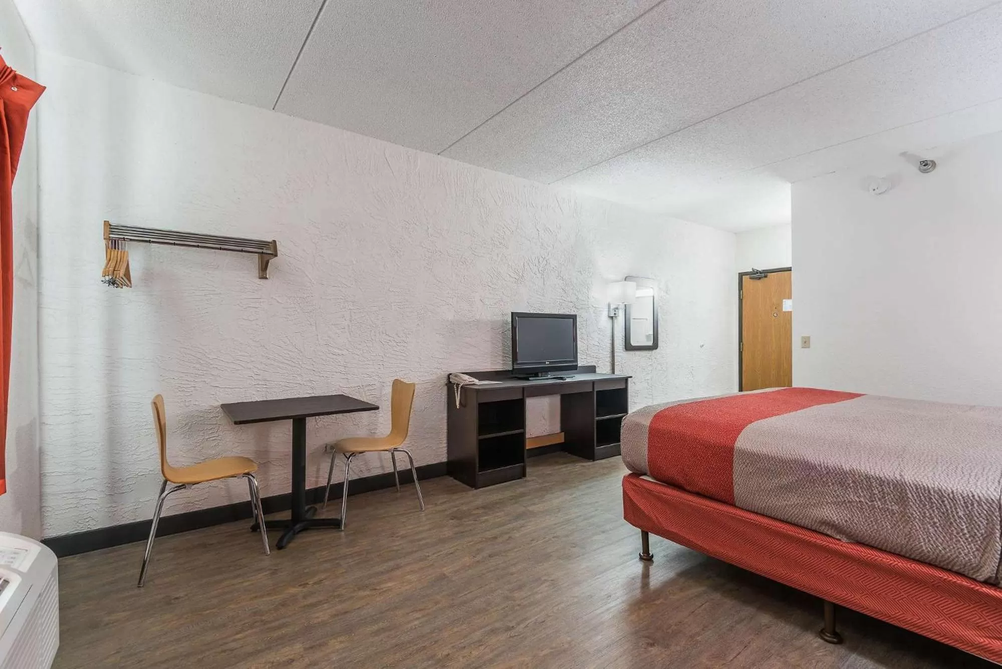 Bedroom, Bed in Motel 6-Bridgeview, IL