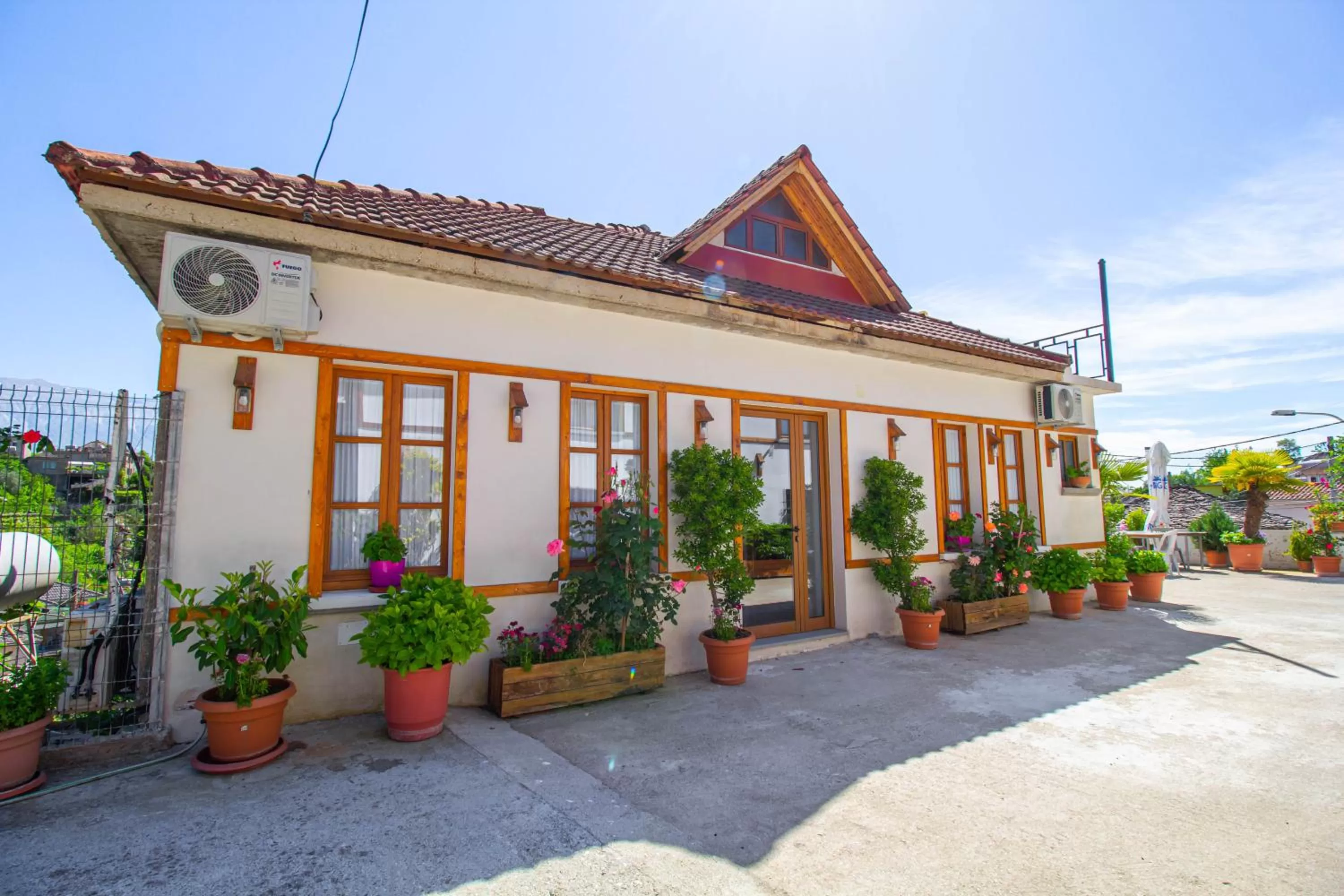 Property Building in Hotel Bebej Tradicional