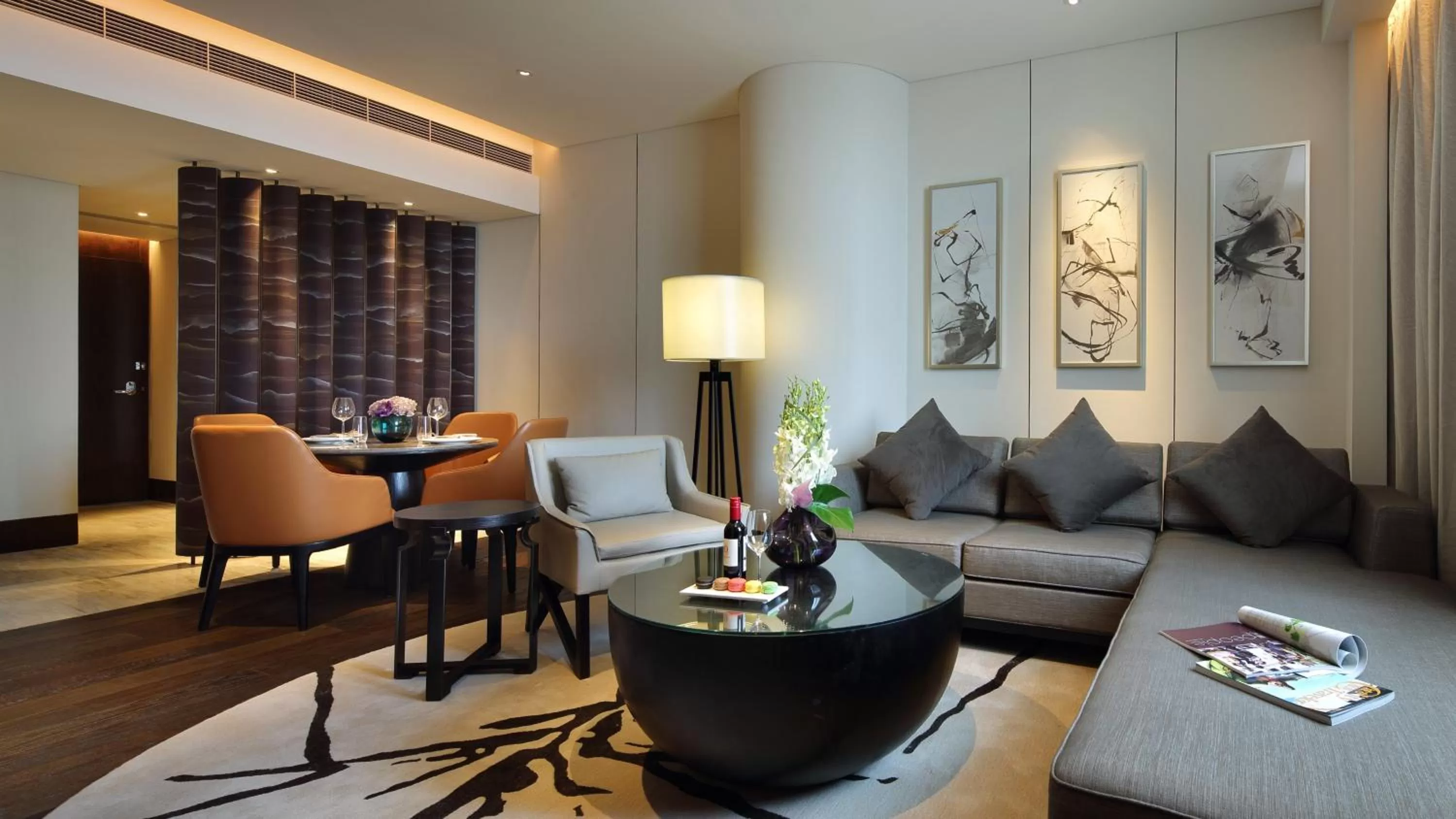 Photo of the whole room in InterContinental Shanghai Hongqiao NECC by IHG