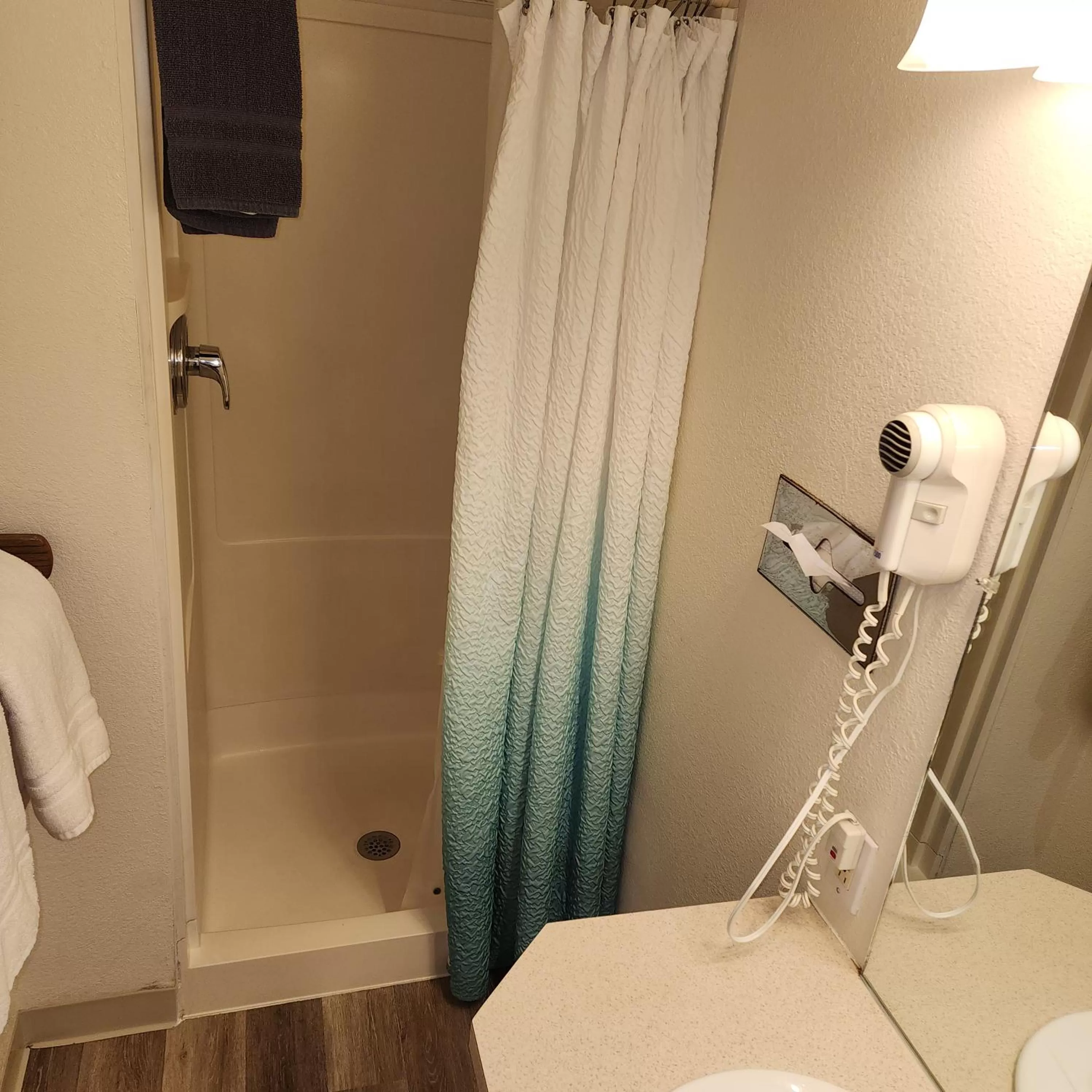 Bathroom in Canyon Motel near Rocky Mountain National Park