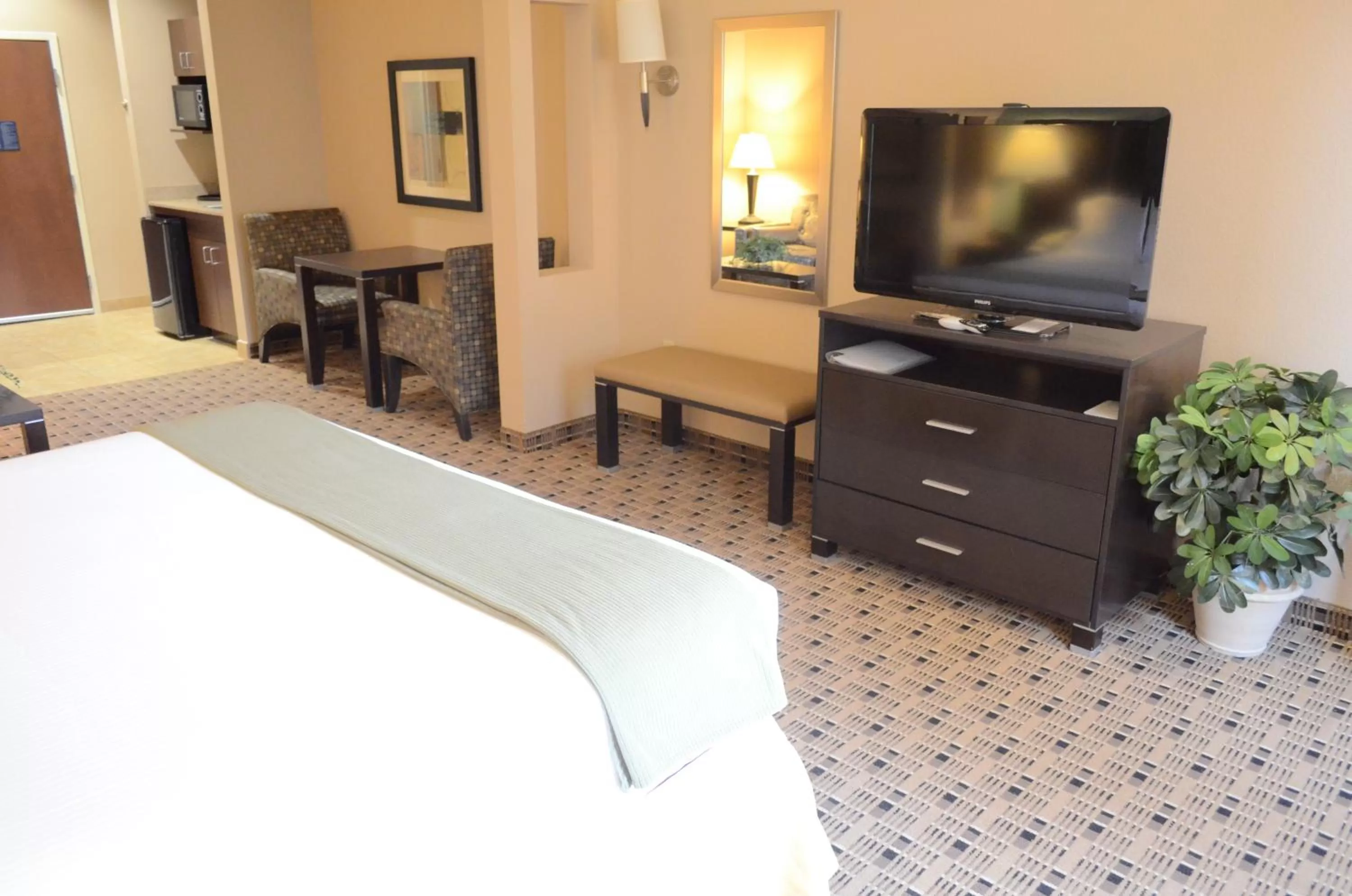 TV and multimedia, Bed in Aspen Grand Hotel Houston