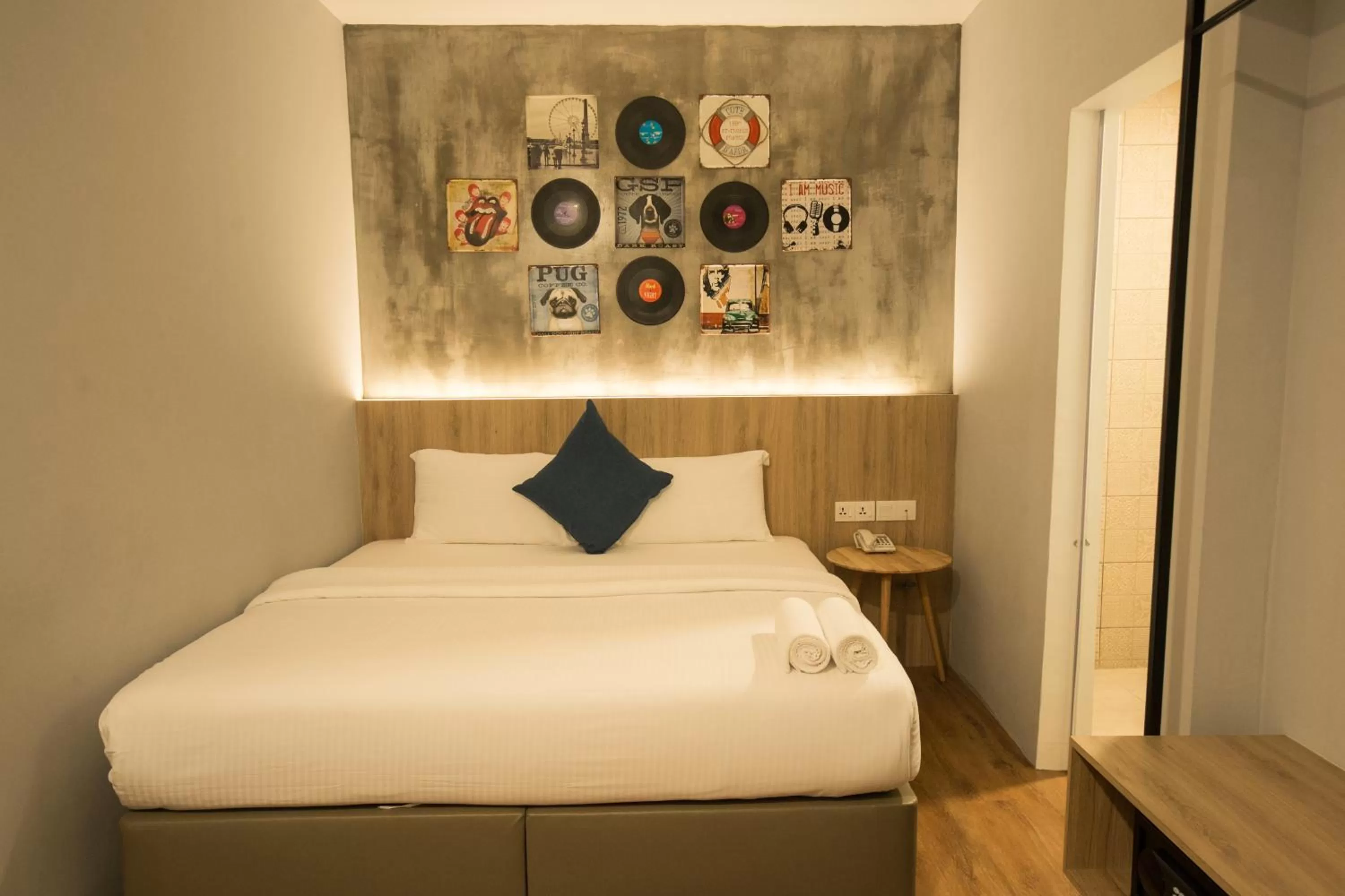 Bed in HOTEL CIQ, JALAN TRUS