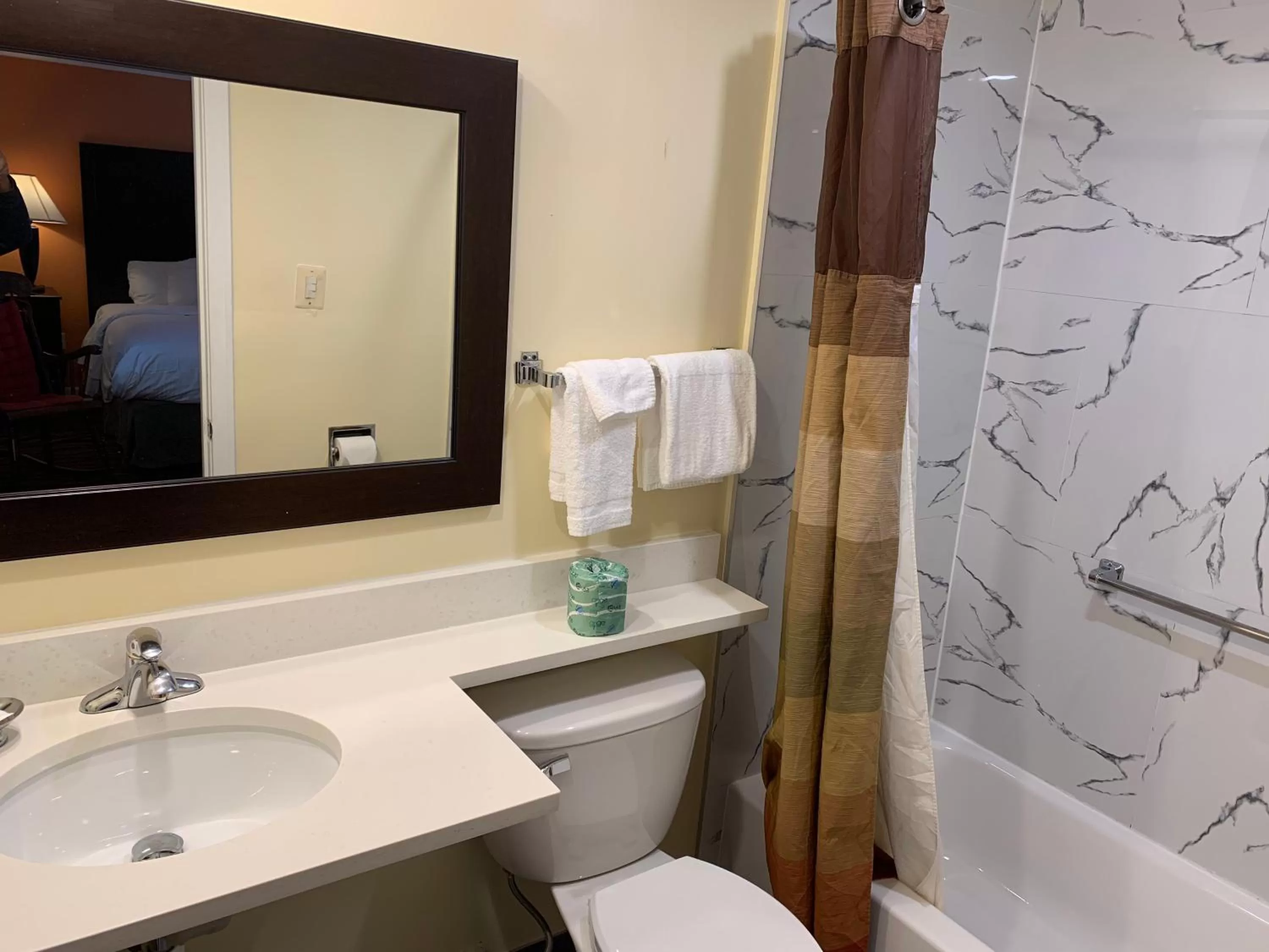 Bathroom in Four Winds Country Motel