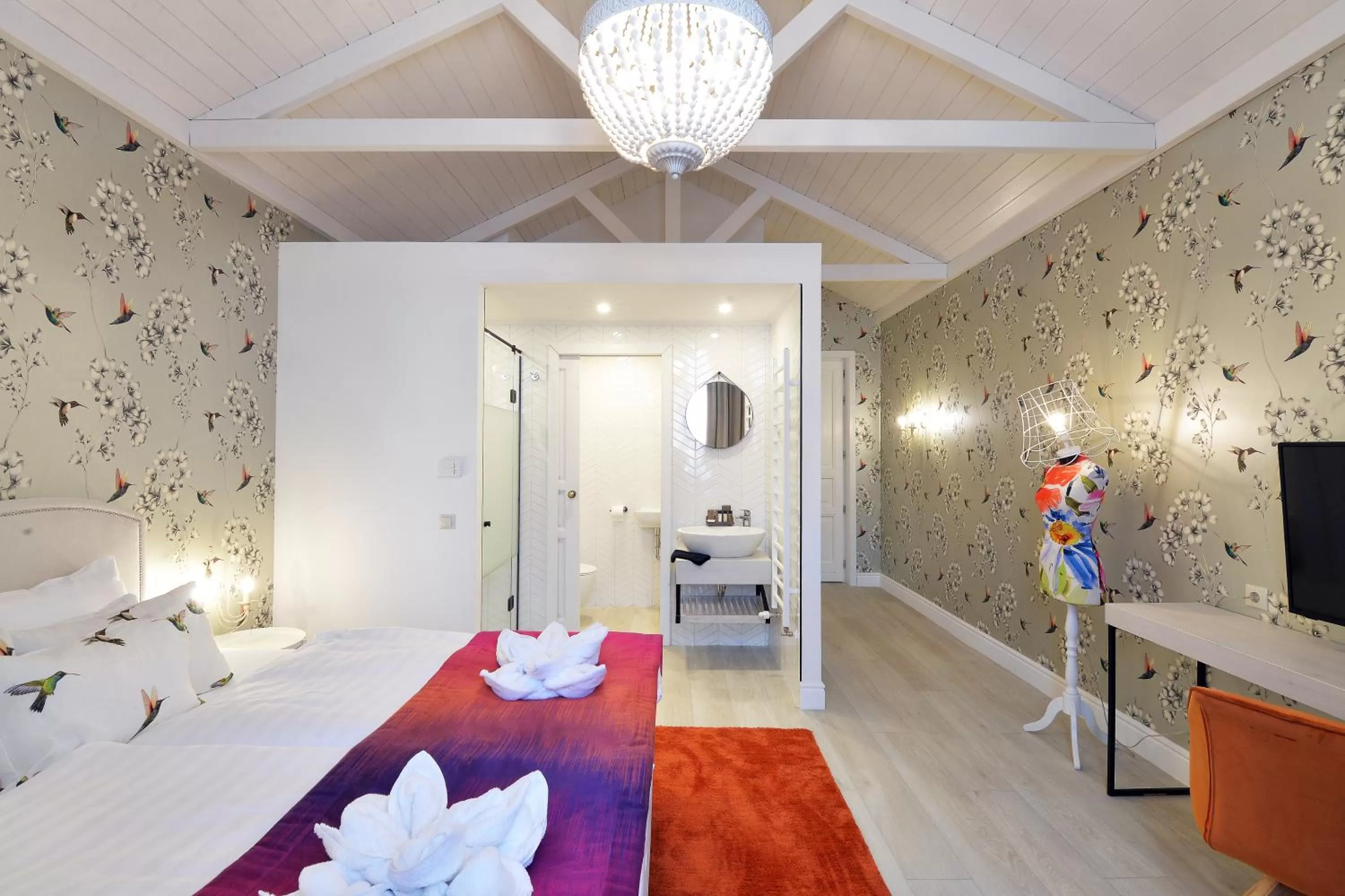 Photo of the whole room in 1552 Boutique Hotel