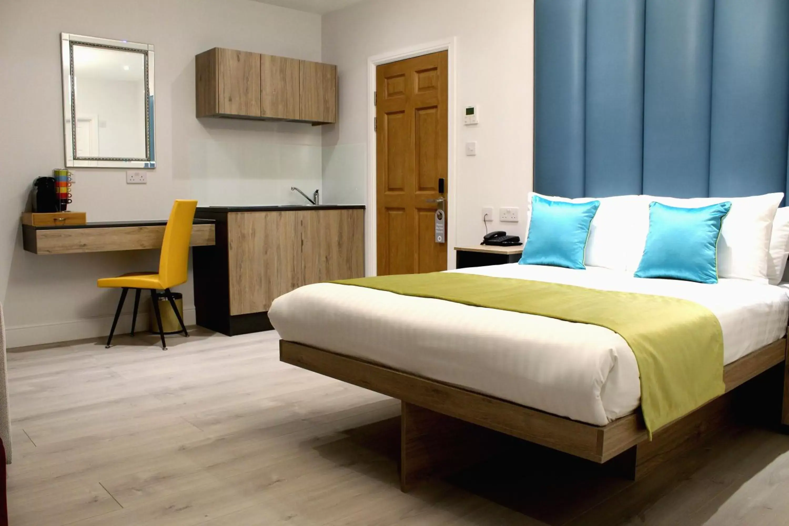 Family Suite in 1 Craven Hill Gardens Family Suite in 1 Craven Hill Gardens