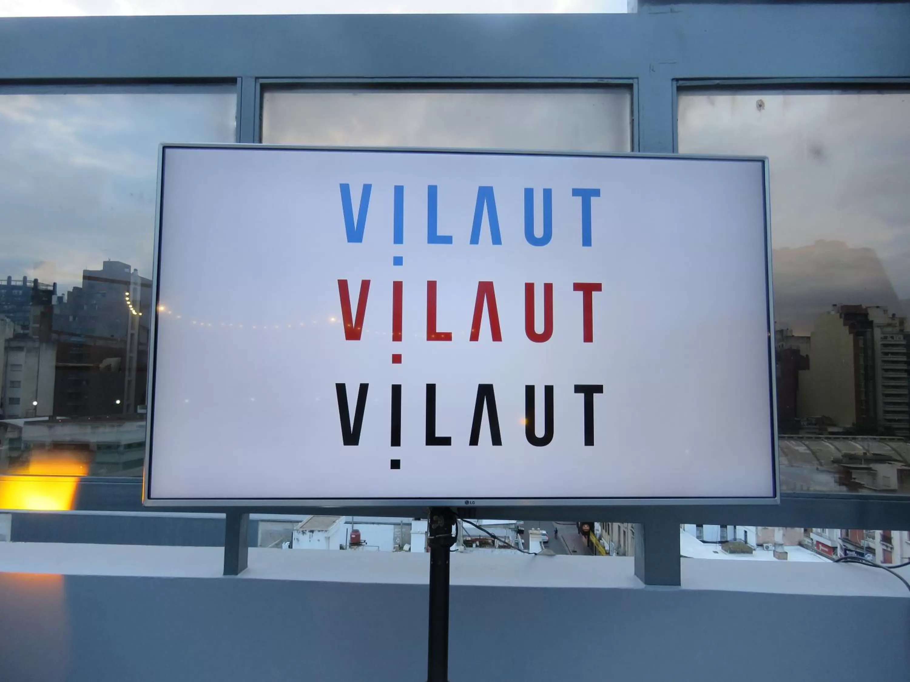 Property logo or sign in Vilaut Smart Flat