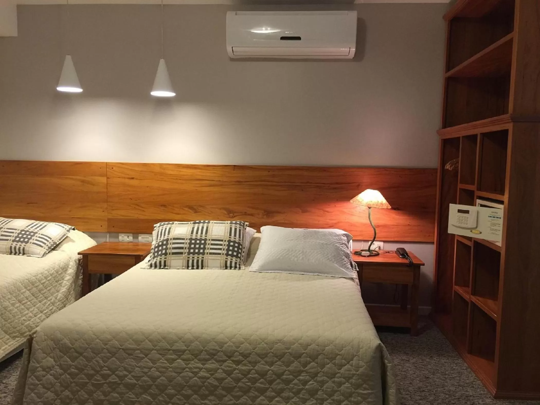 Quadruple Room in Pousada Villa Capivary Campos do Jordão