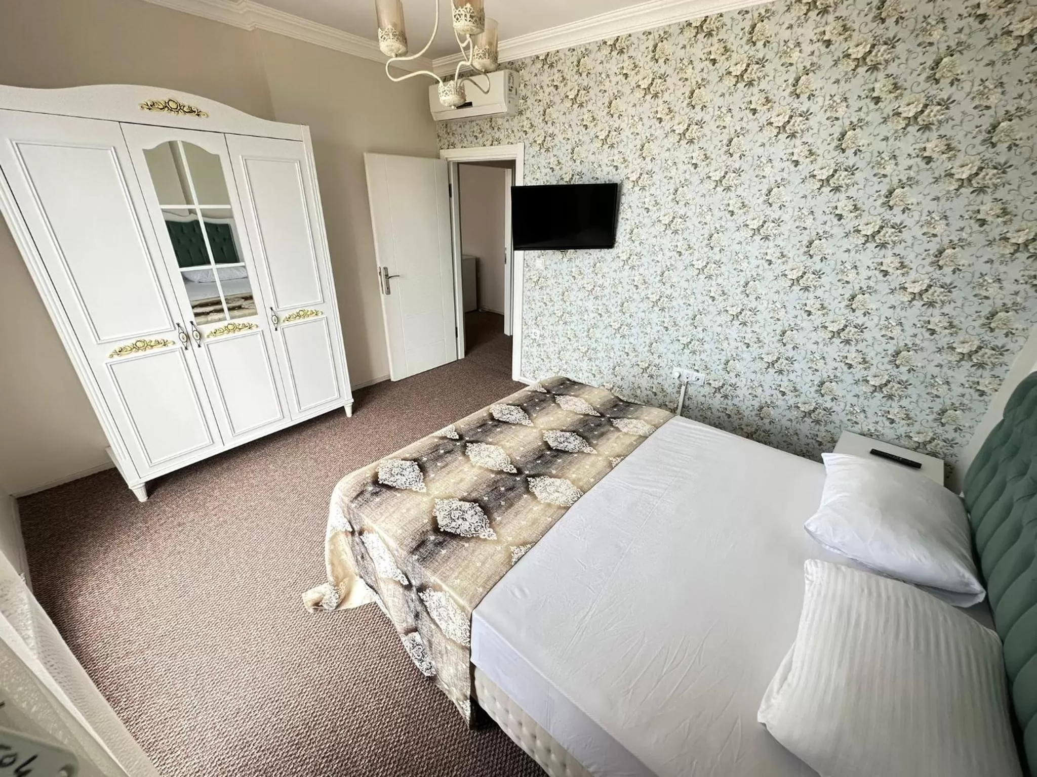 Bed in Bikka&Asell Suite Hotel