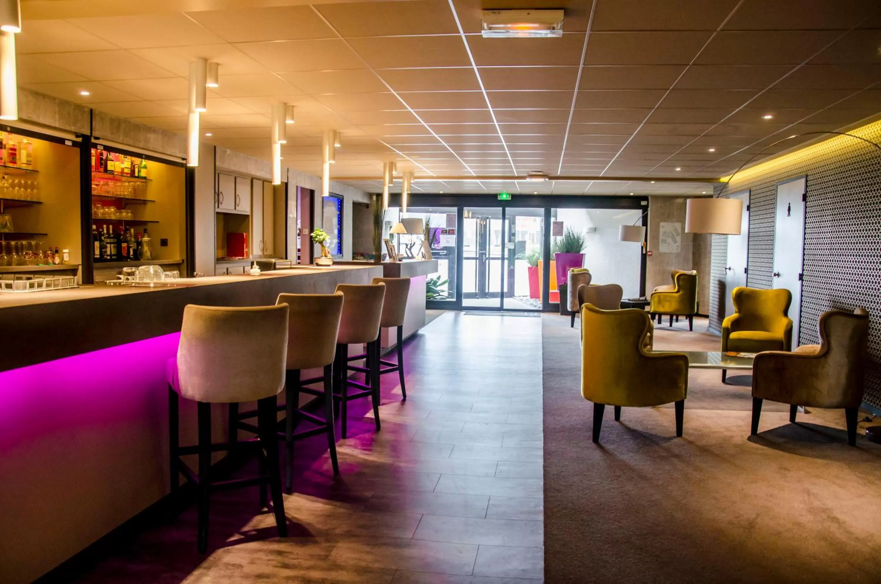 Lobby or reception in The Originals City, Hôtel Les Caps, Saint-Brieuc Est