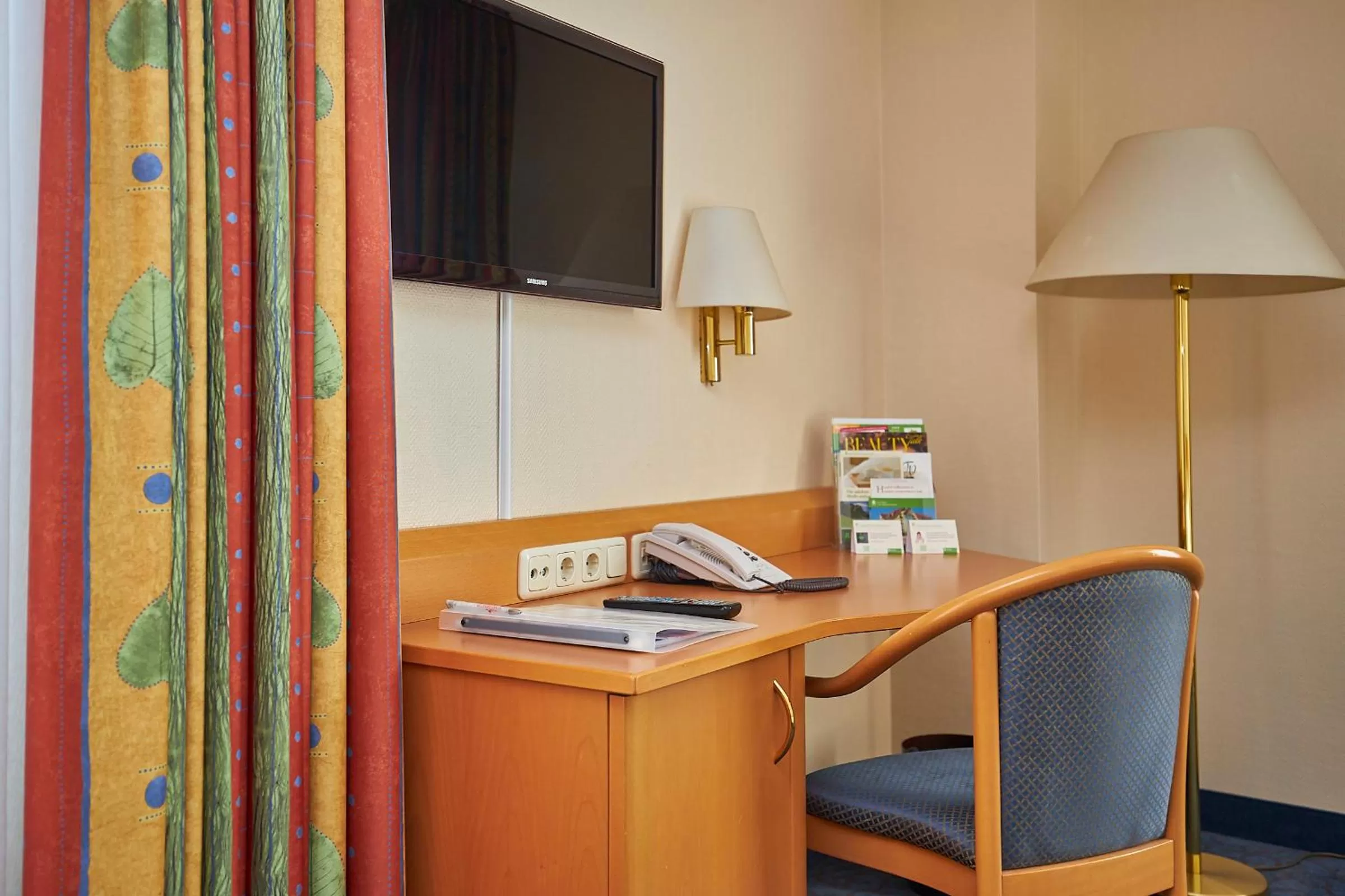 Photo of the whole room, TV/Entertainment Center in Flair Hotel Stadt Höxter