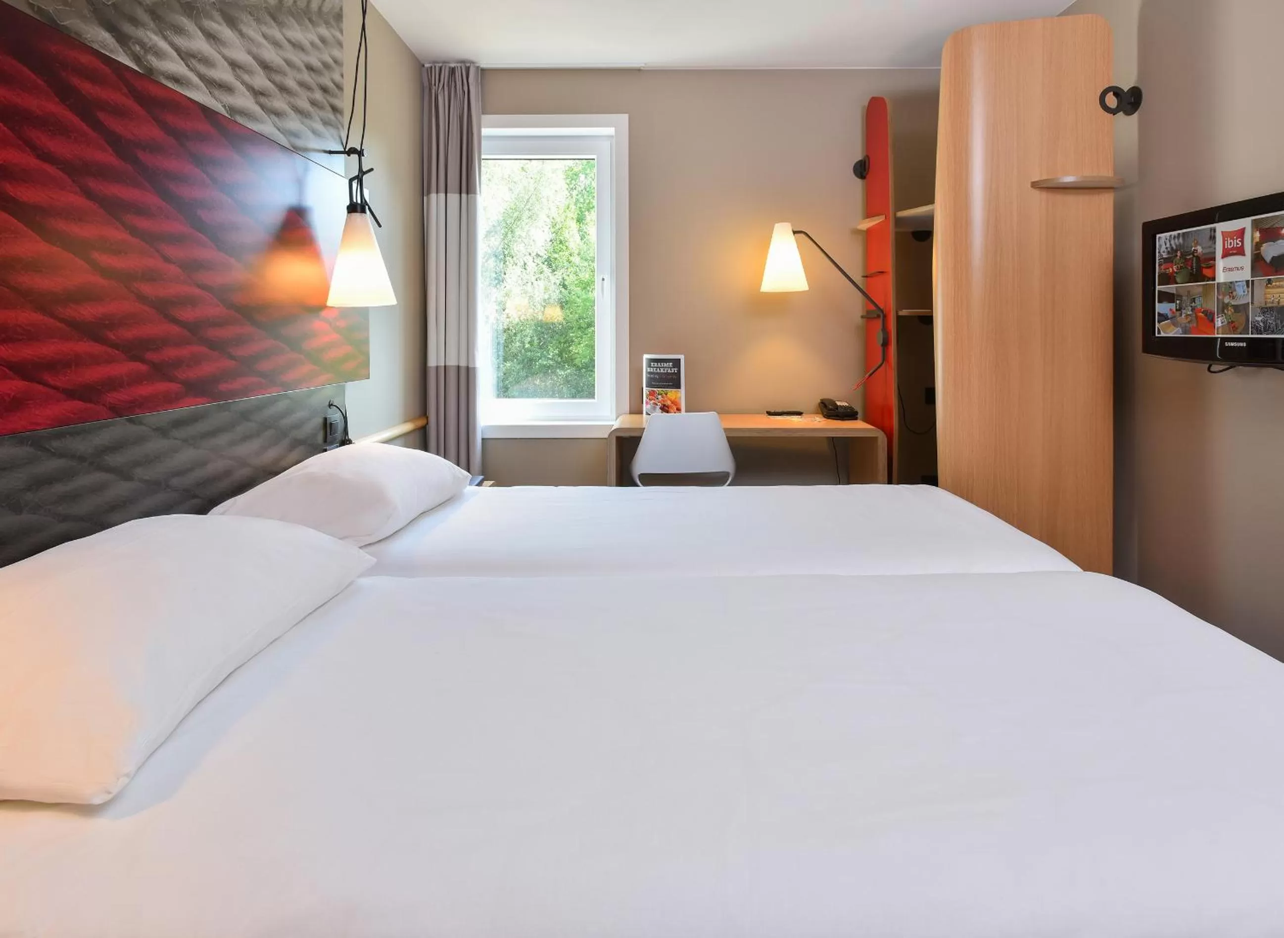 Shower, Bed in Ibis Brussels Erasmus