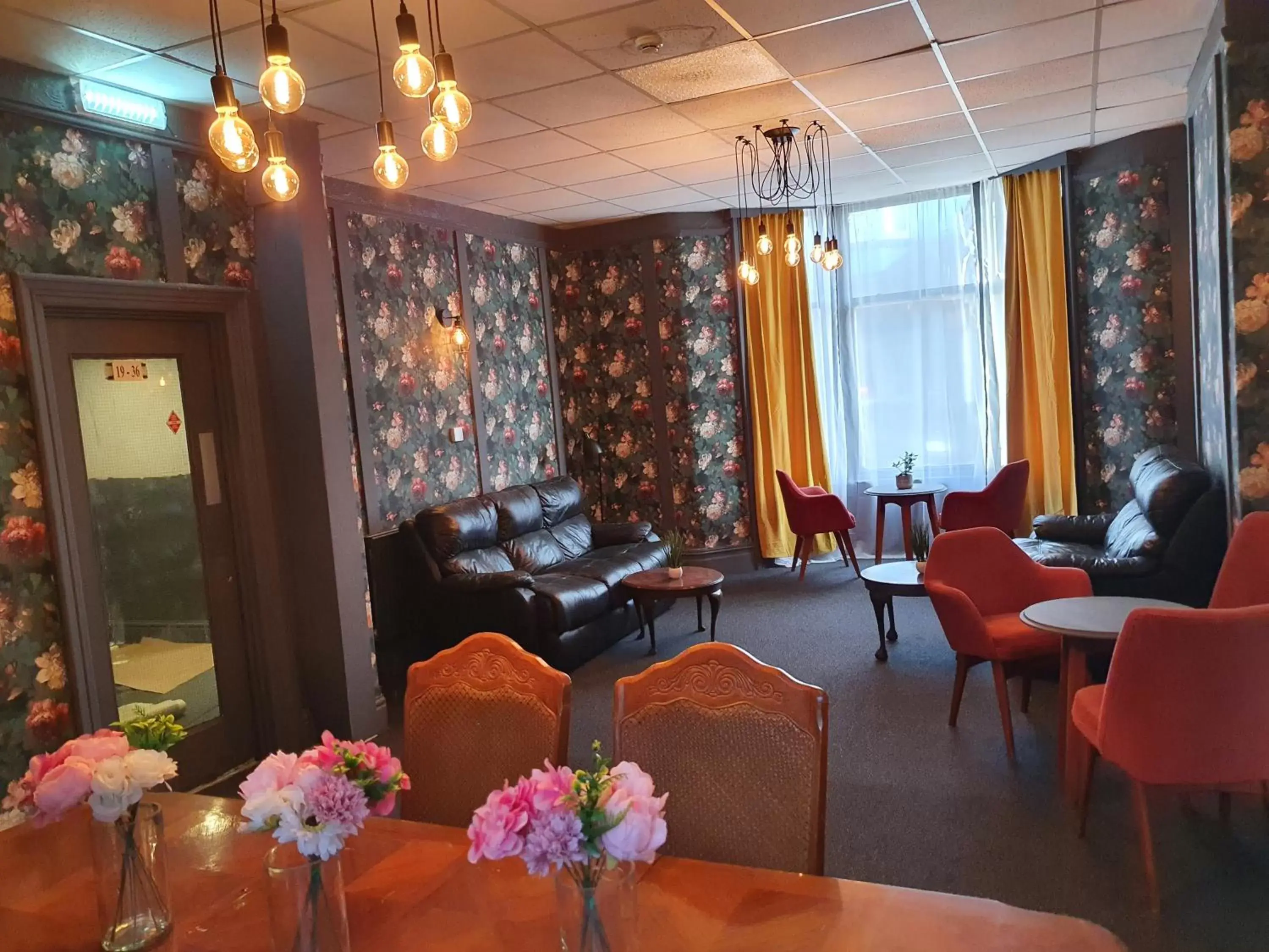 Lounge or bar, Lounge/Bar in Balkan Hotel Lounge or bar, Lounge/Bar in Balkan Hotel