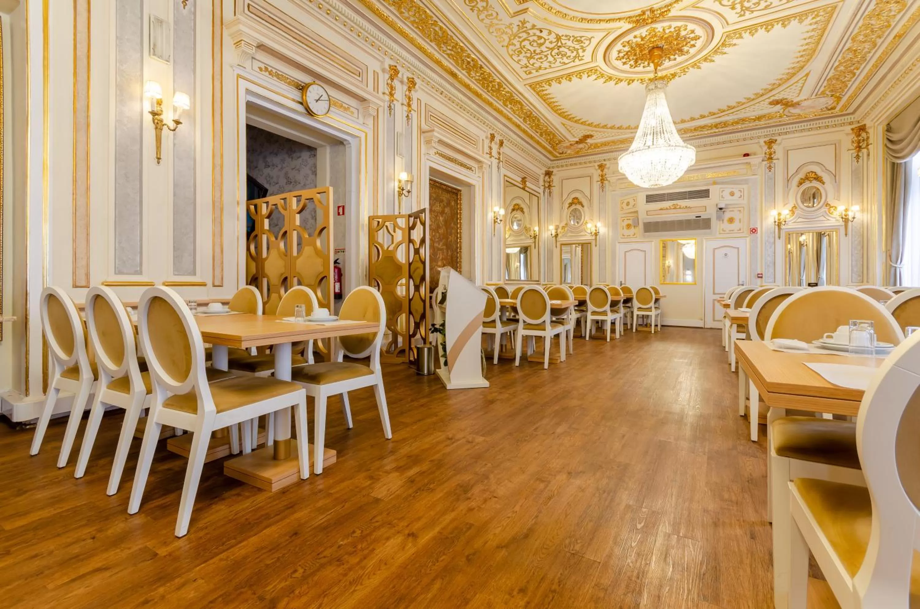 Restaurant/places to eat in Hotel Borges Chiado