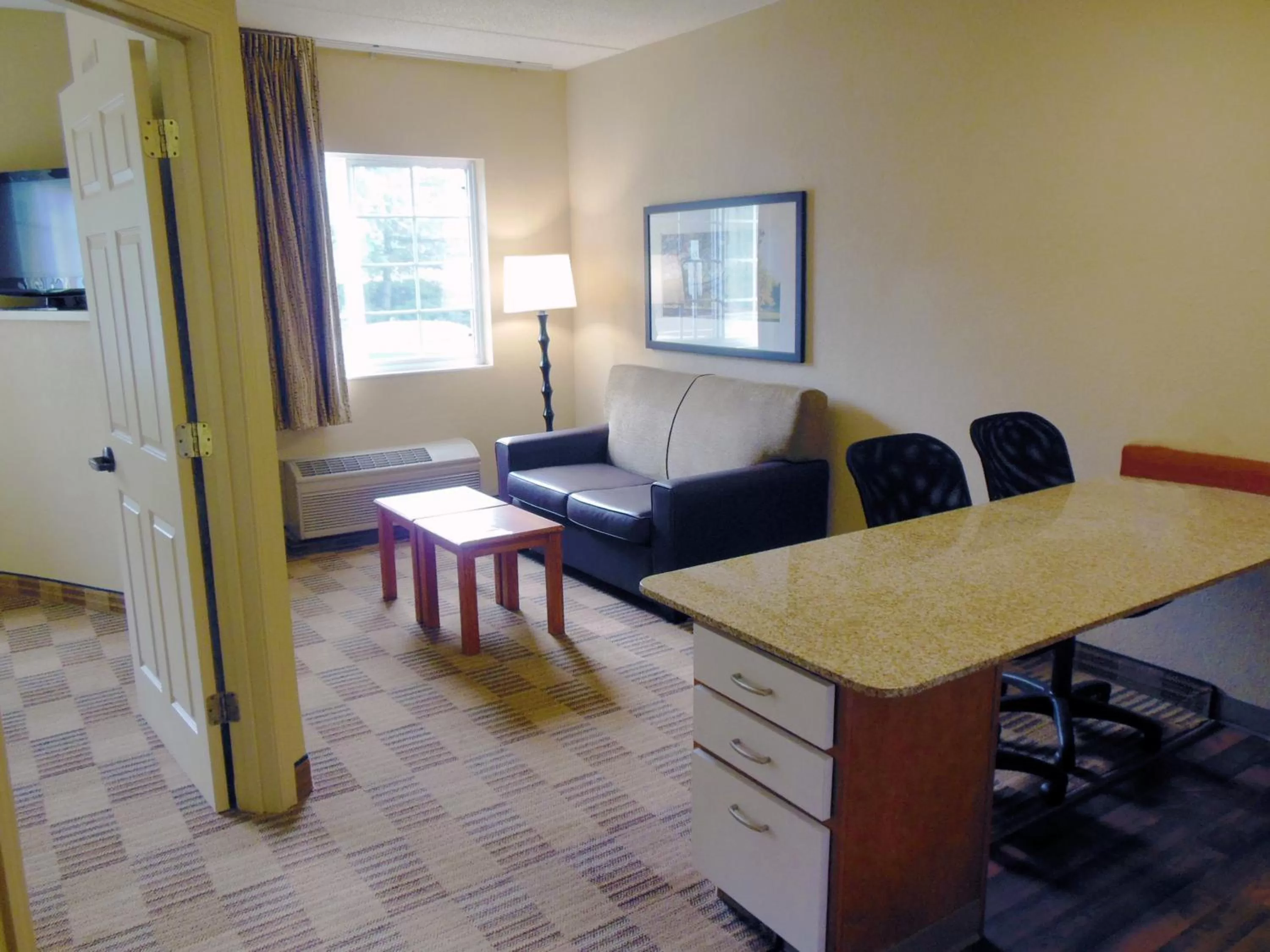 Living room in Extended Stay America Suites - Secaucus - New York City Area