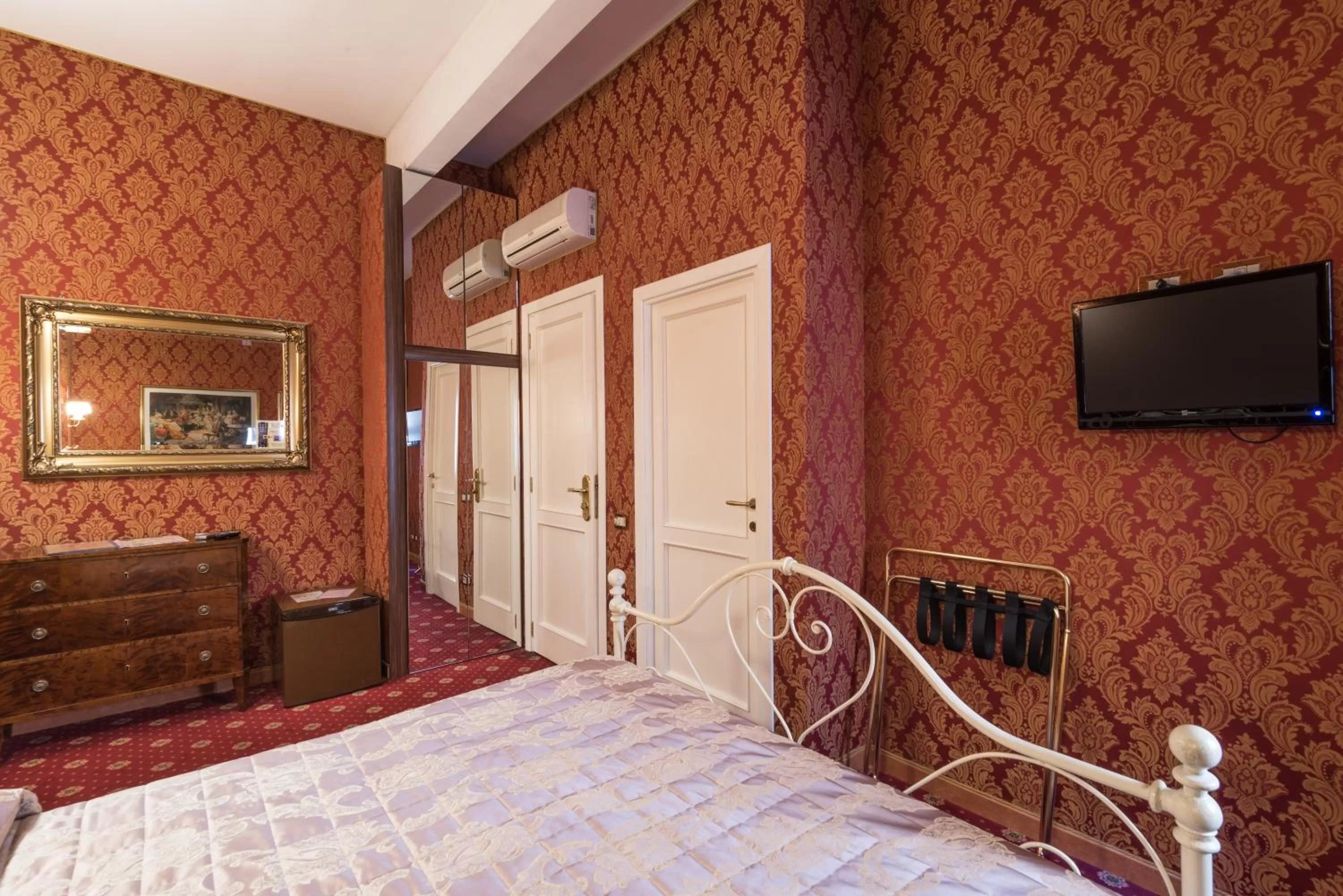 Photo of the whole room, Bed in Residenza Ave Roma
