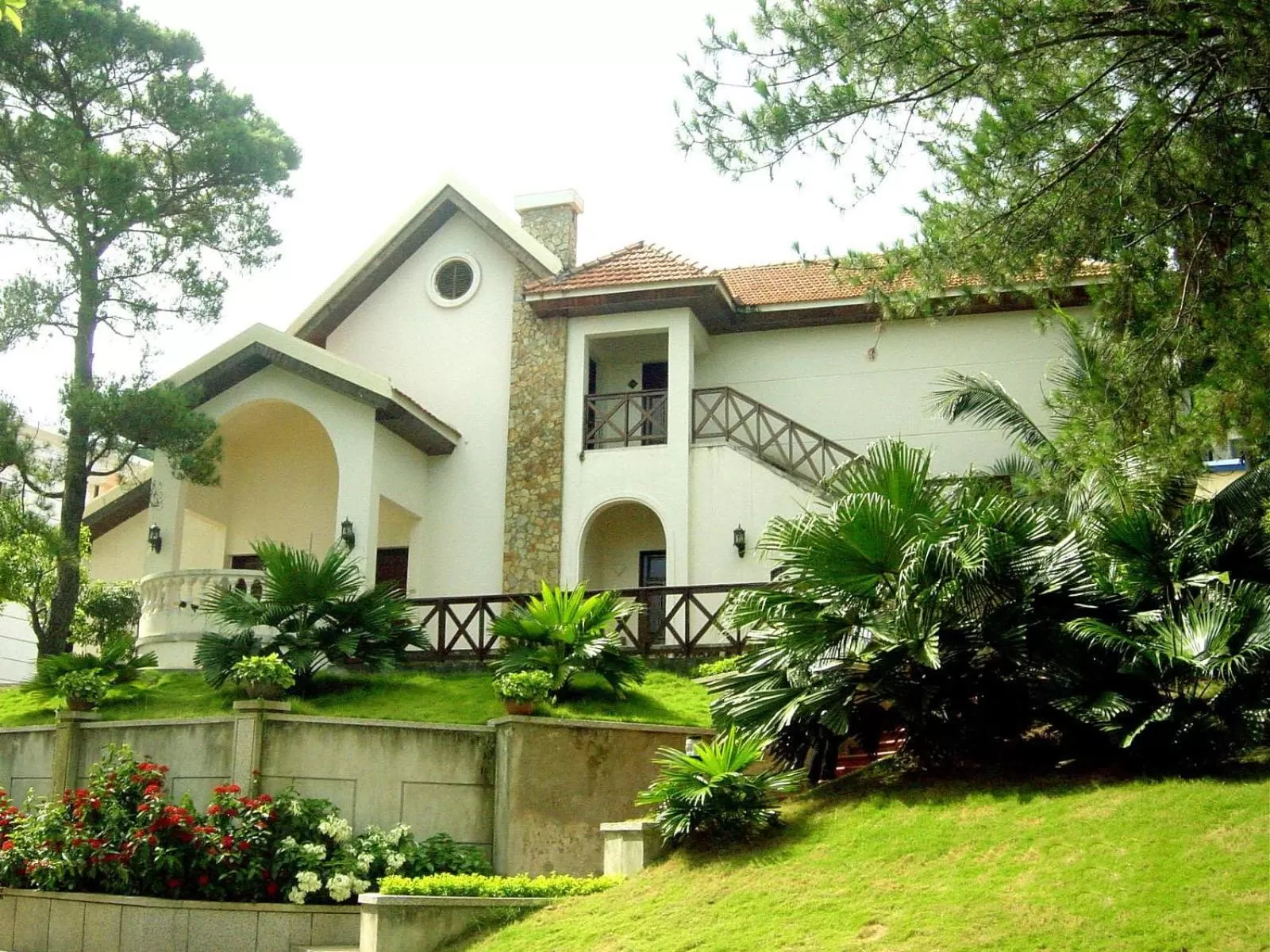Garden view in Royal Halong Hotel