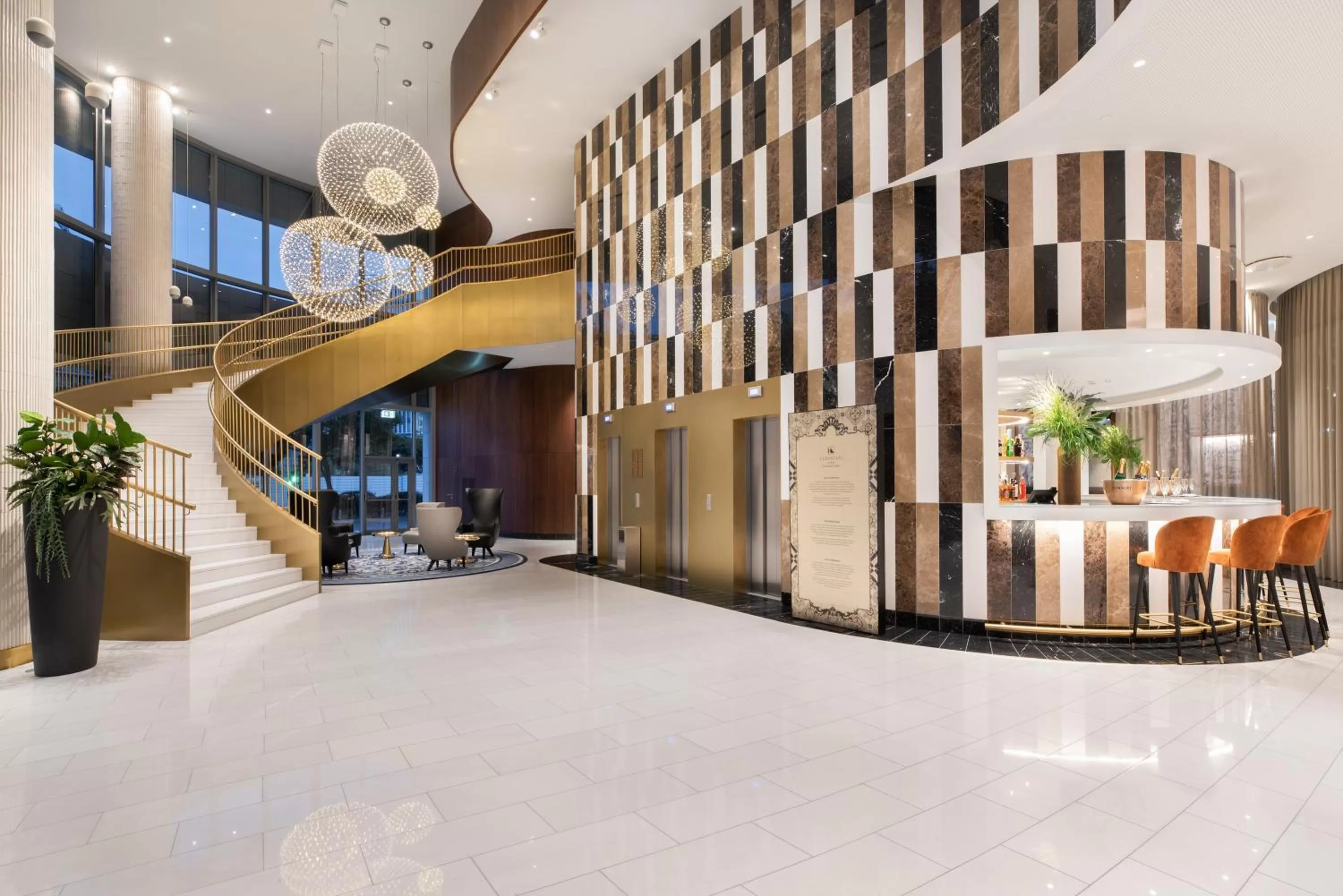 Lounge or bar in Eurostars Universal Lisboa