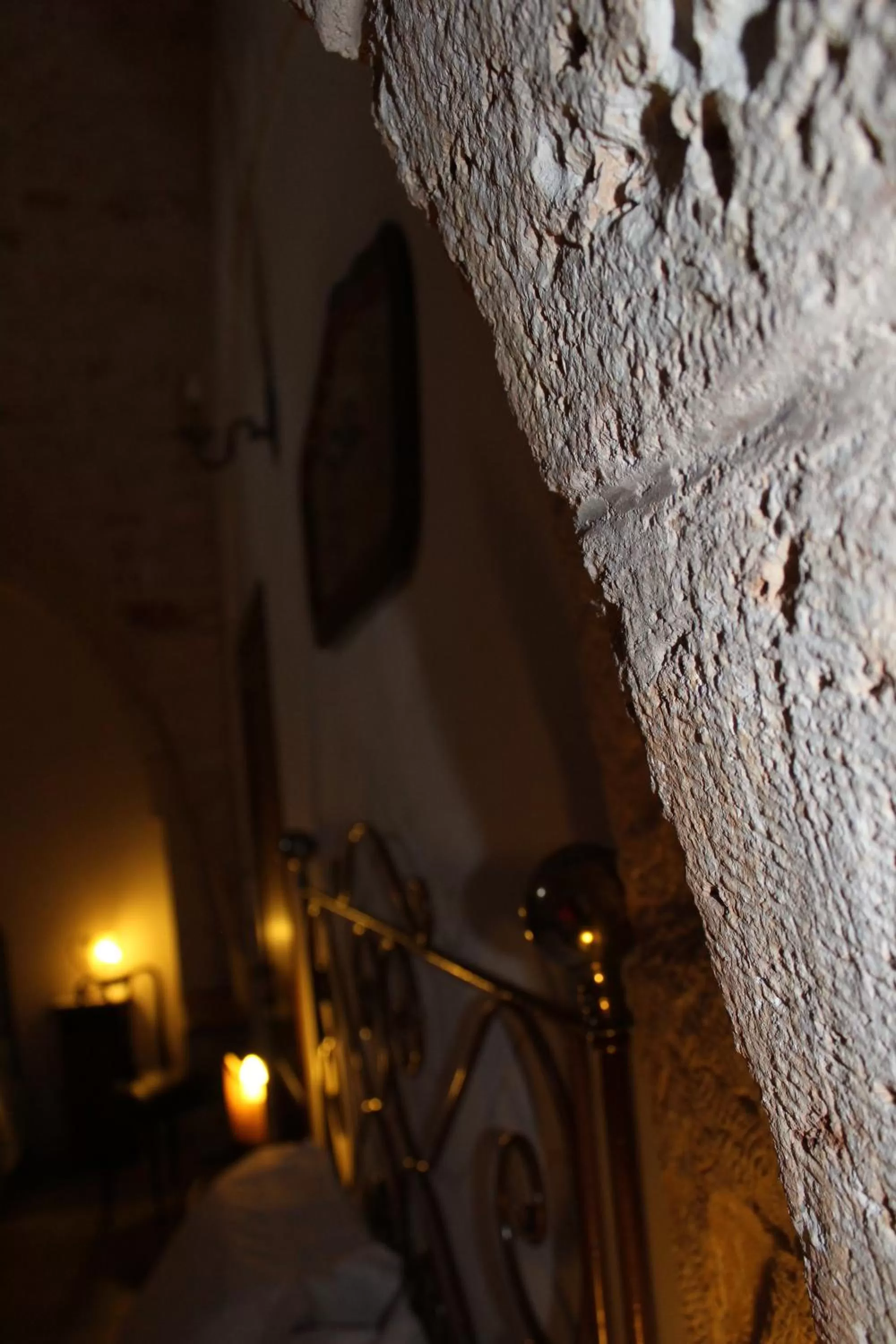 Decorative detail, Bed in Masseria Tolla