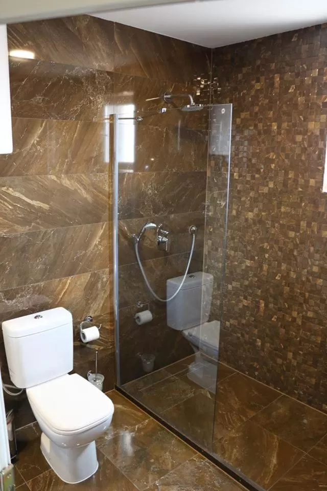 Bathroom in Hotel Begolli