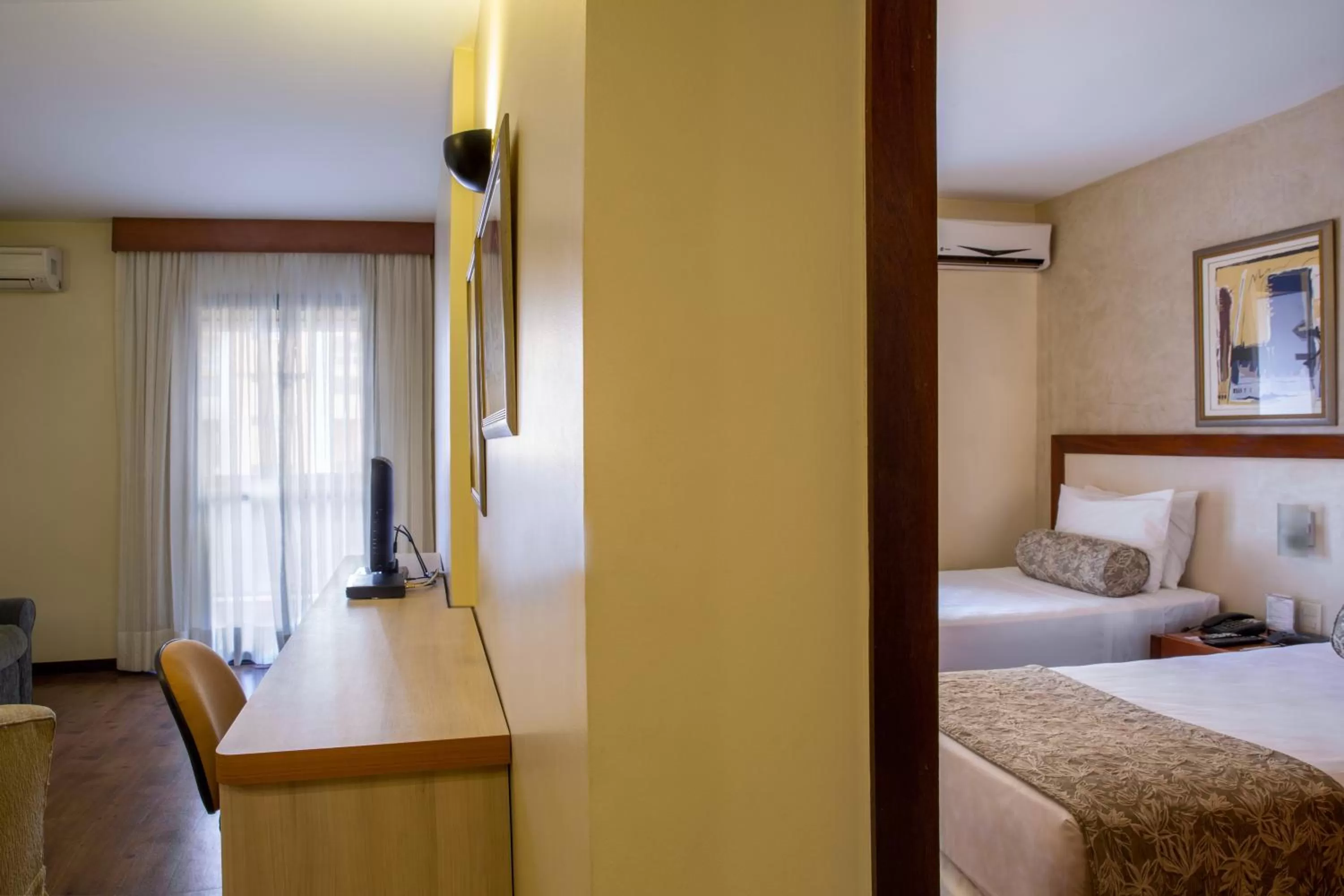 Photo of the whole room, Bed in Metropolitan Hotel Brasília