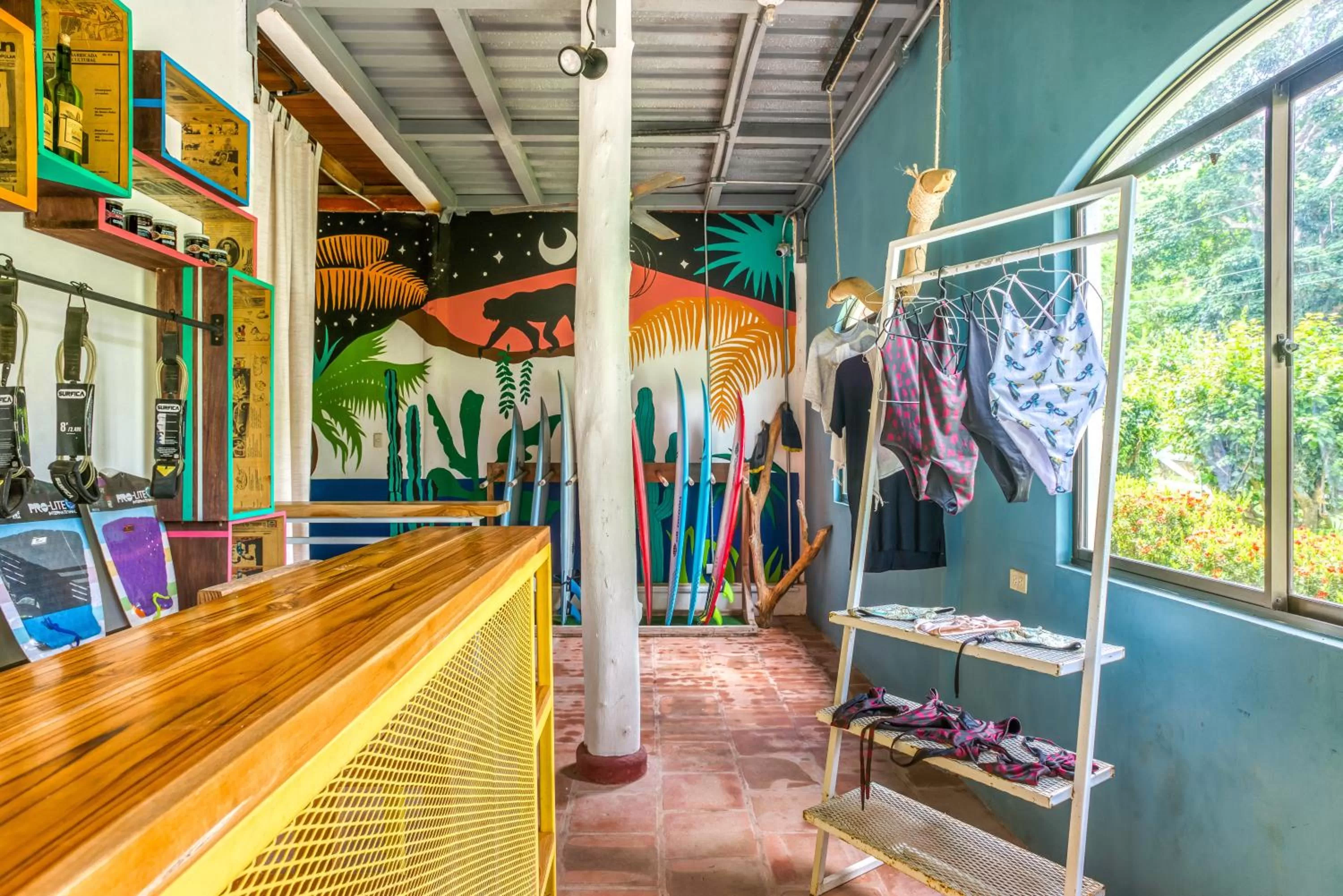 On-site shops in Selina Maderas
