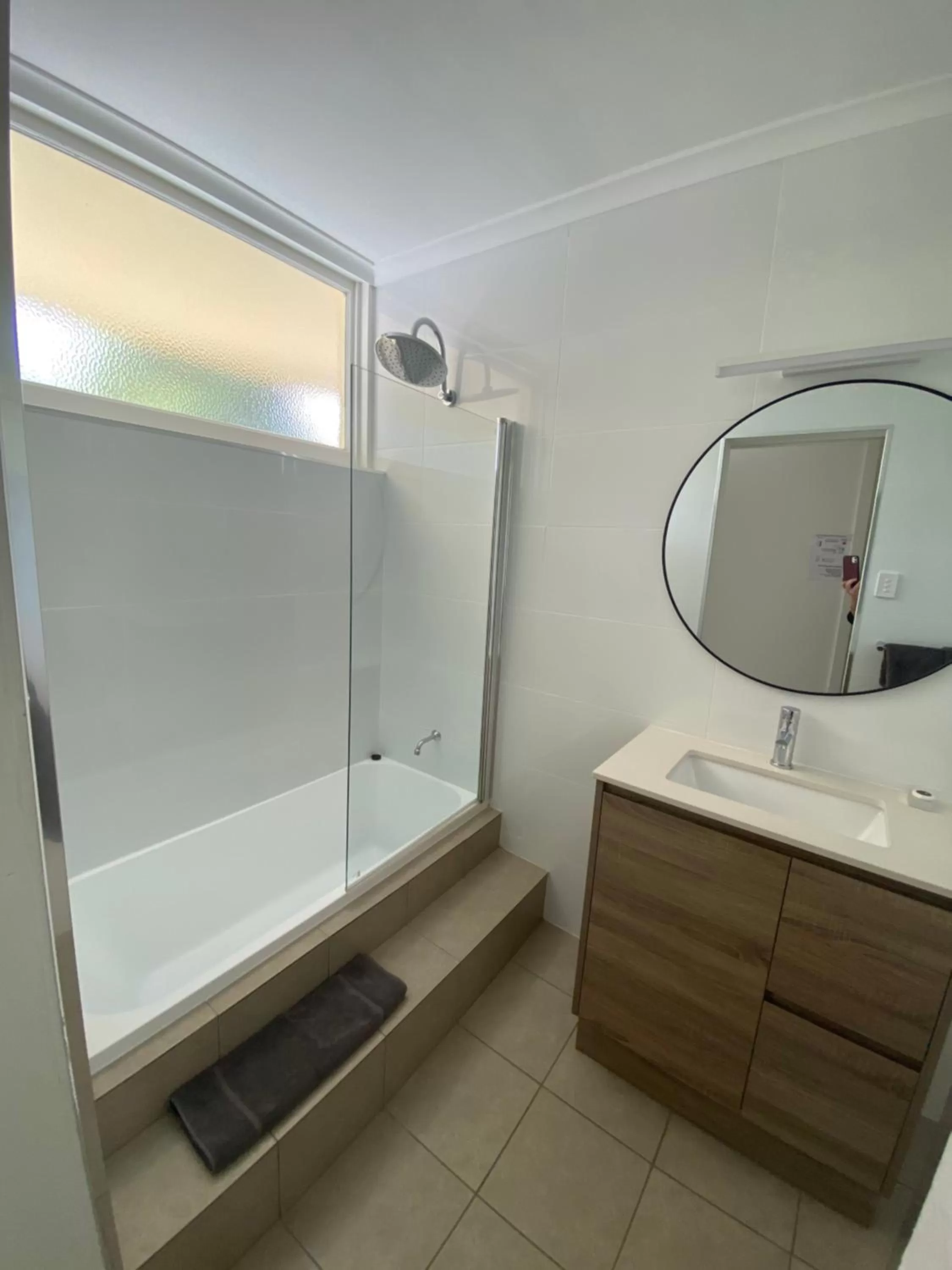 Shower in William Macintosh Motor Lodge