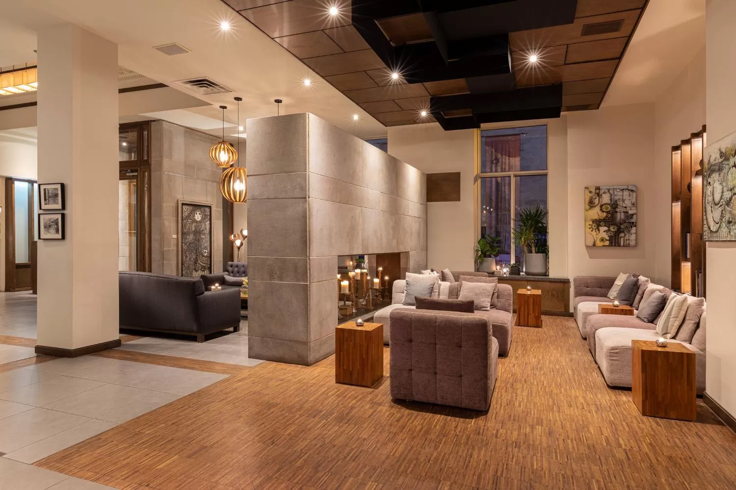 Lobby or reception in Hotel 71 by Preferred Hotels & Resorts