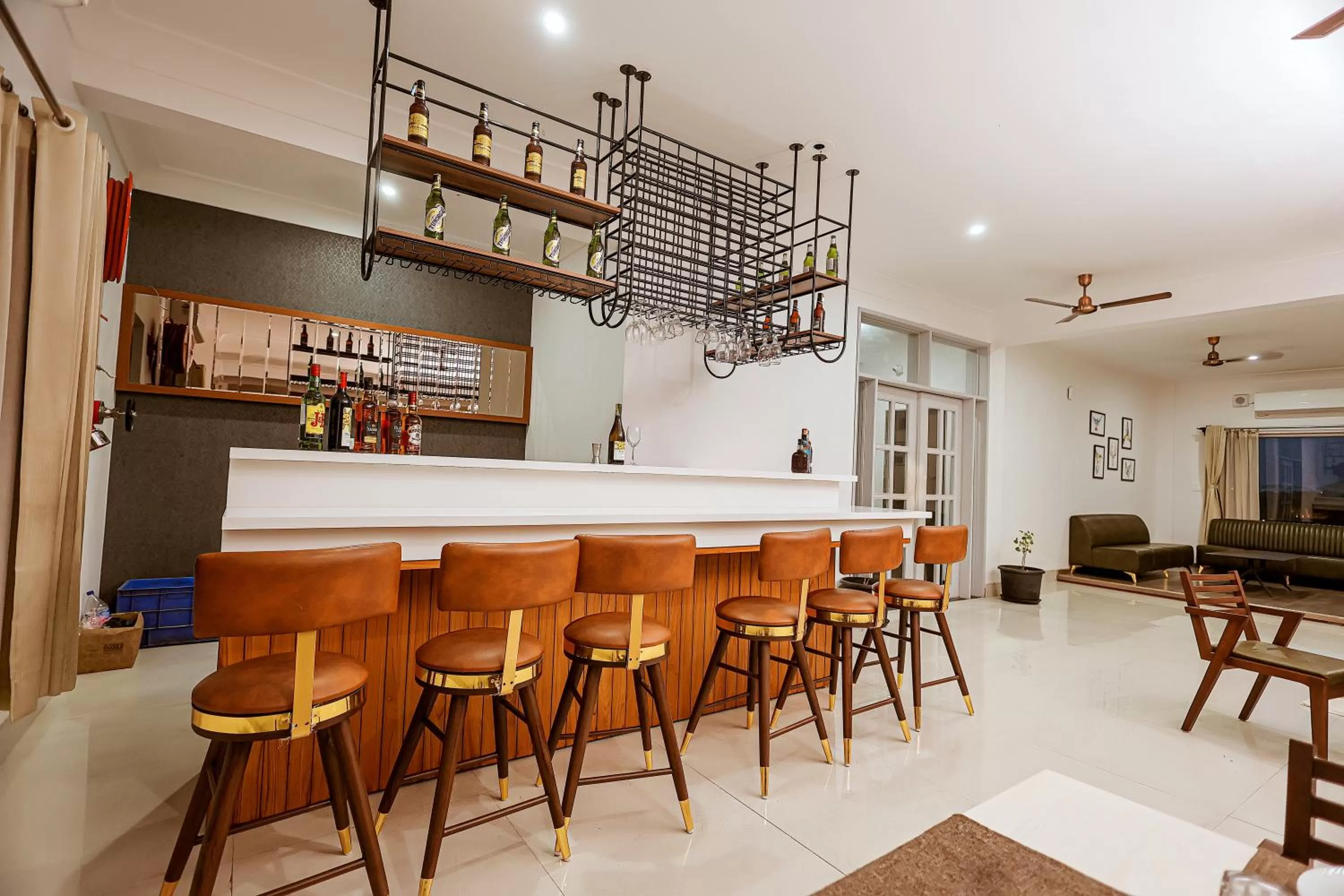 Lounge or bar in Revaas Lake View Boutique Stay