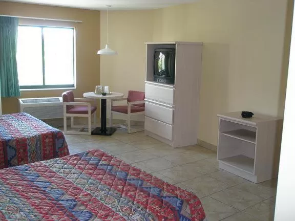 TV and multimedia, Bed in Miami Princess Hotel