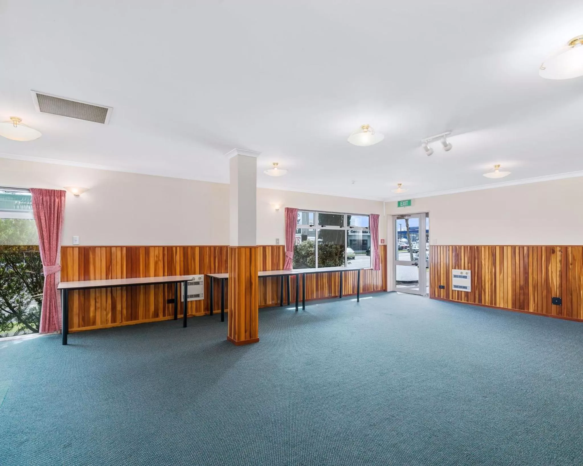 Meeting/conference room in ASURE PRINCE motor lodge