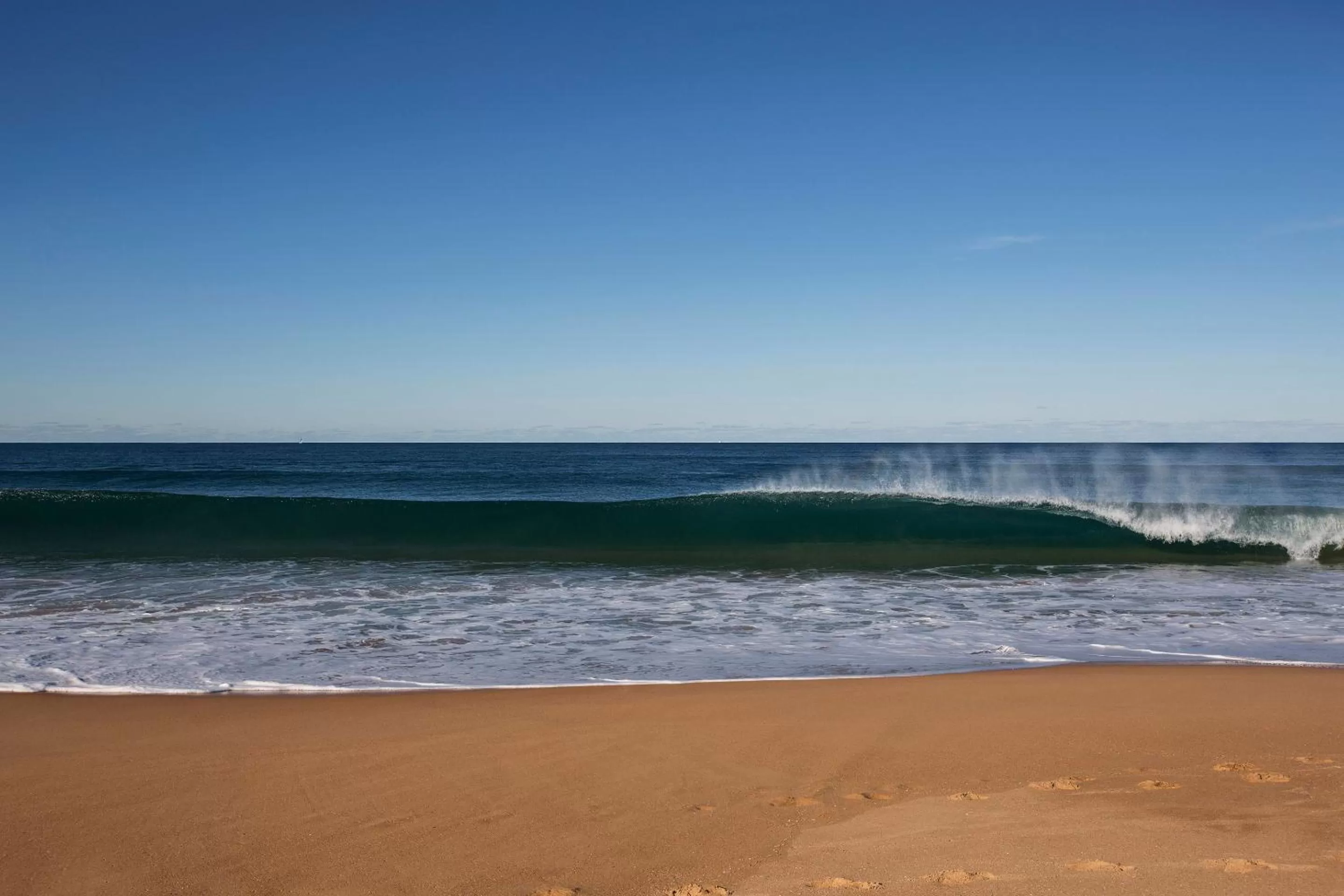 Beach in Nightelier Narrabeen