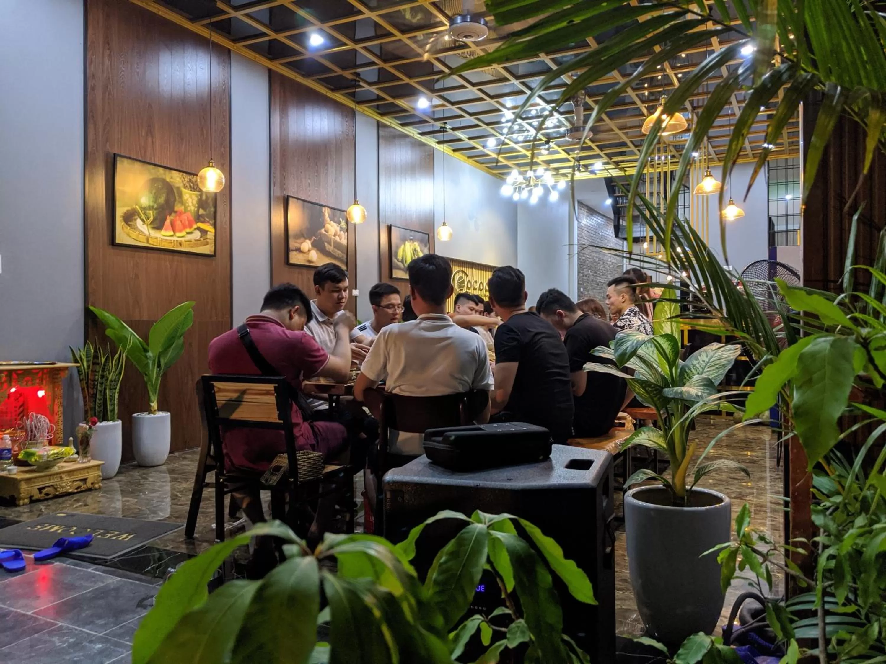 People in ᴛᴀᴍ ᴄᴏᴄ ᴄᴏᴄᴏᴏɴ ʜᴏᴍᴇsᴛᴀʏ