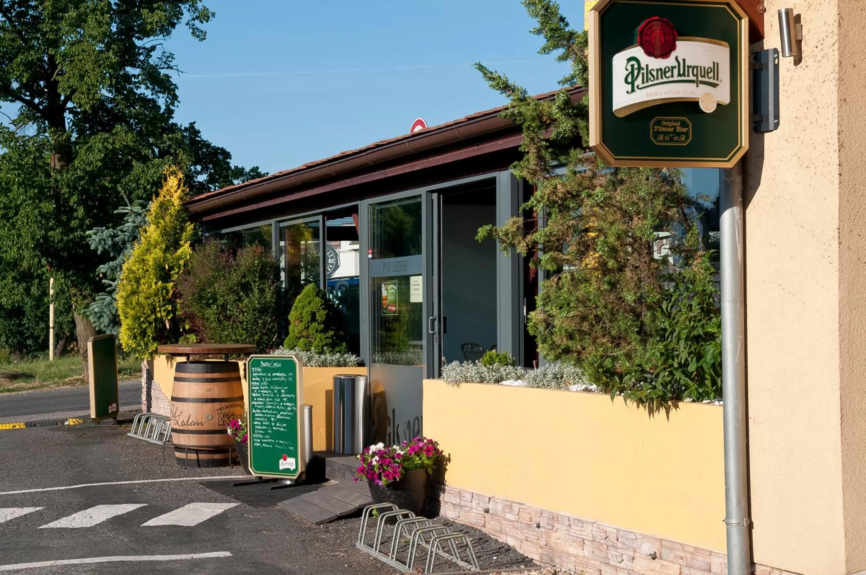 Restaurant/places to eat in Hotel u Ledu