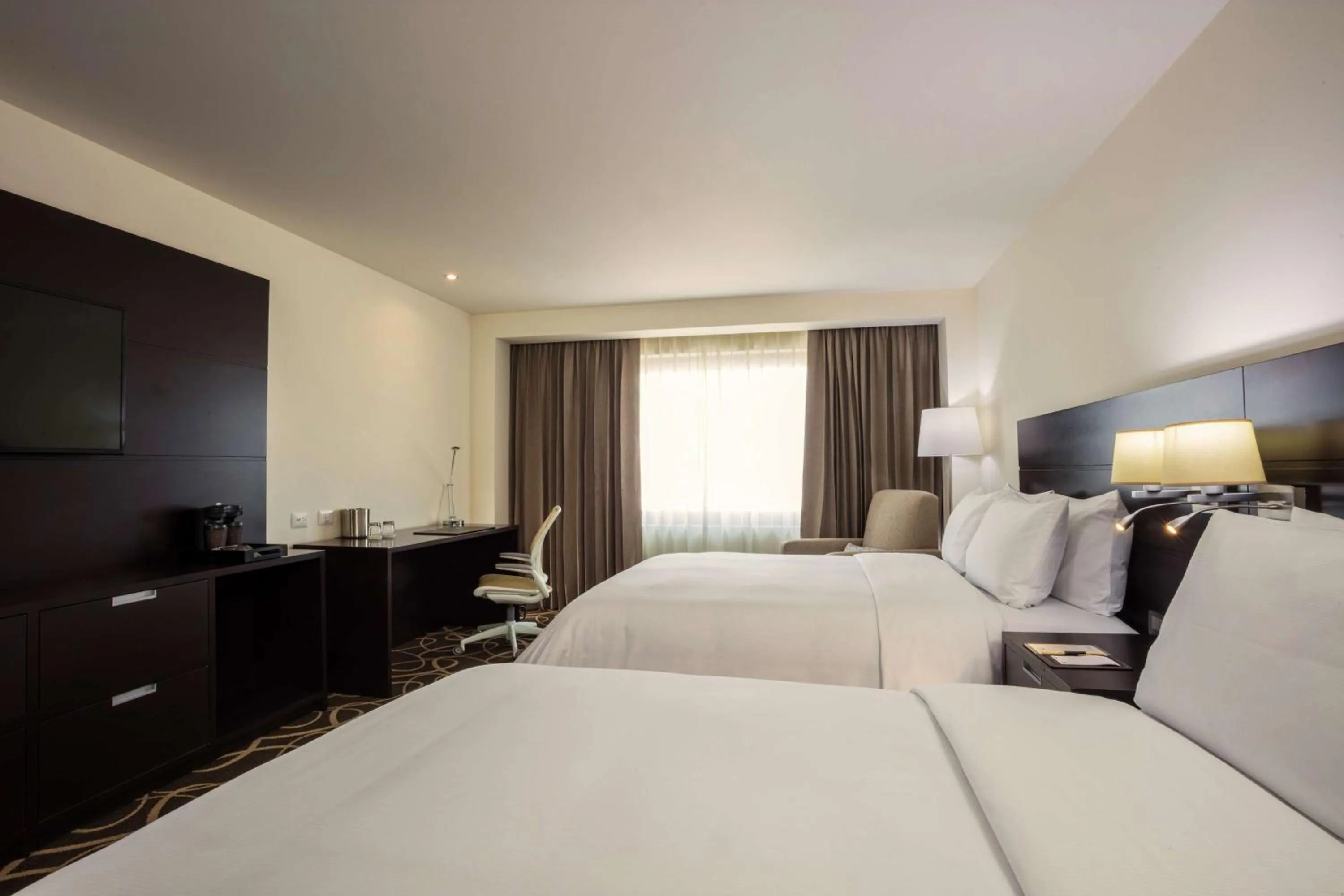 Bedroom, Bed in Doubletree By Hilton Toluca
