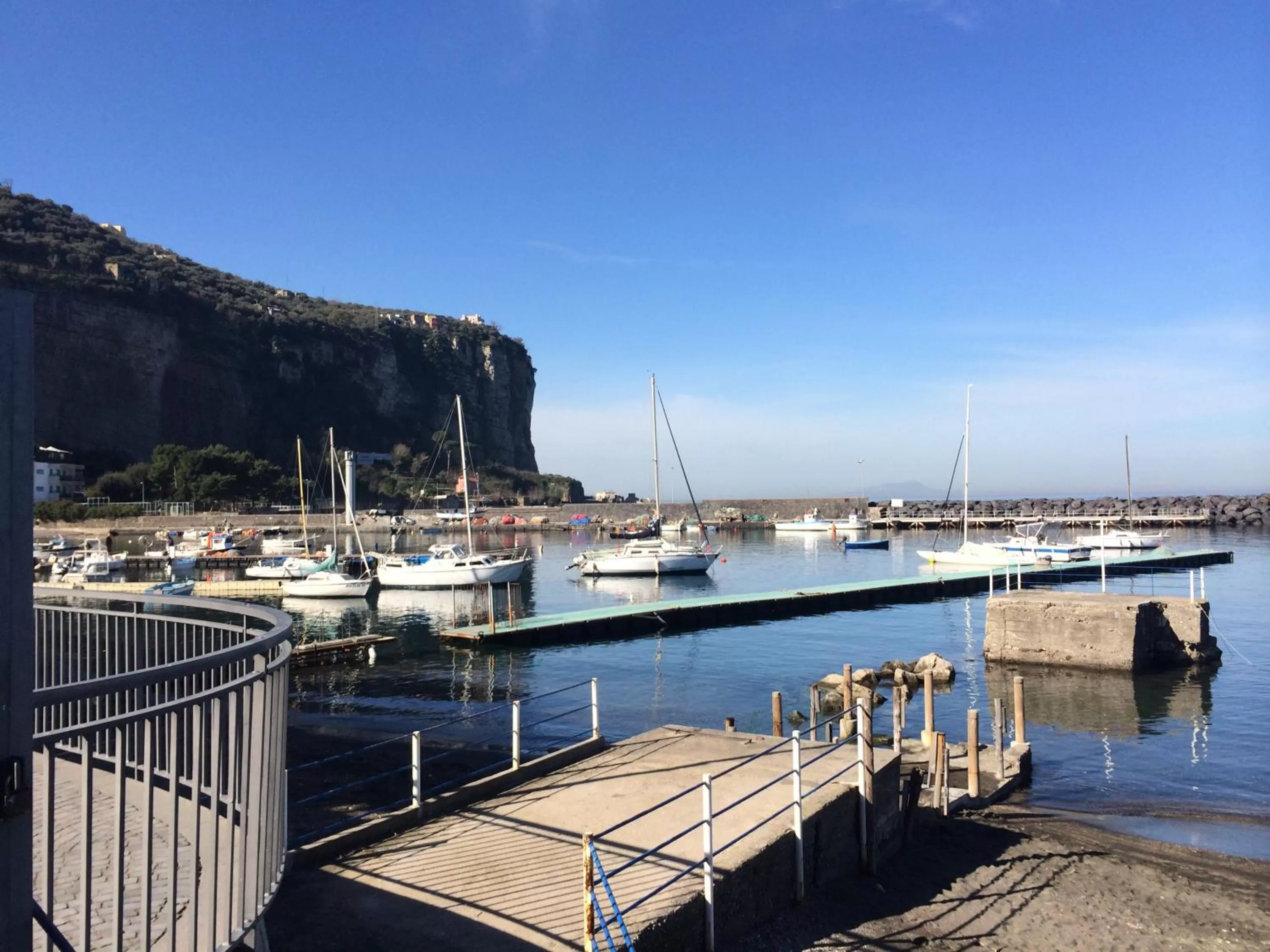 Neighbourhood in Eden Bleu