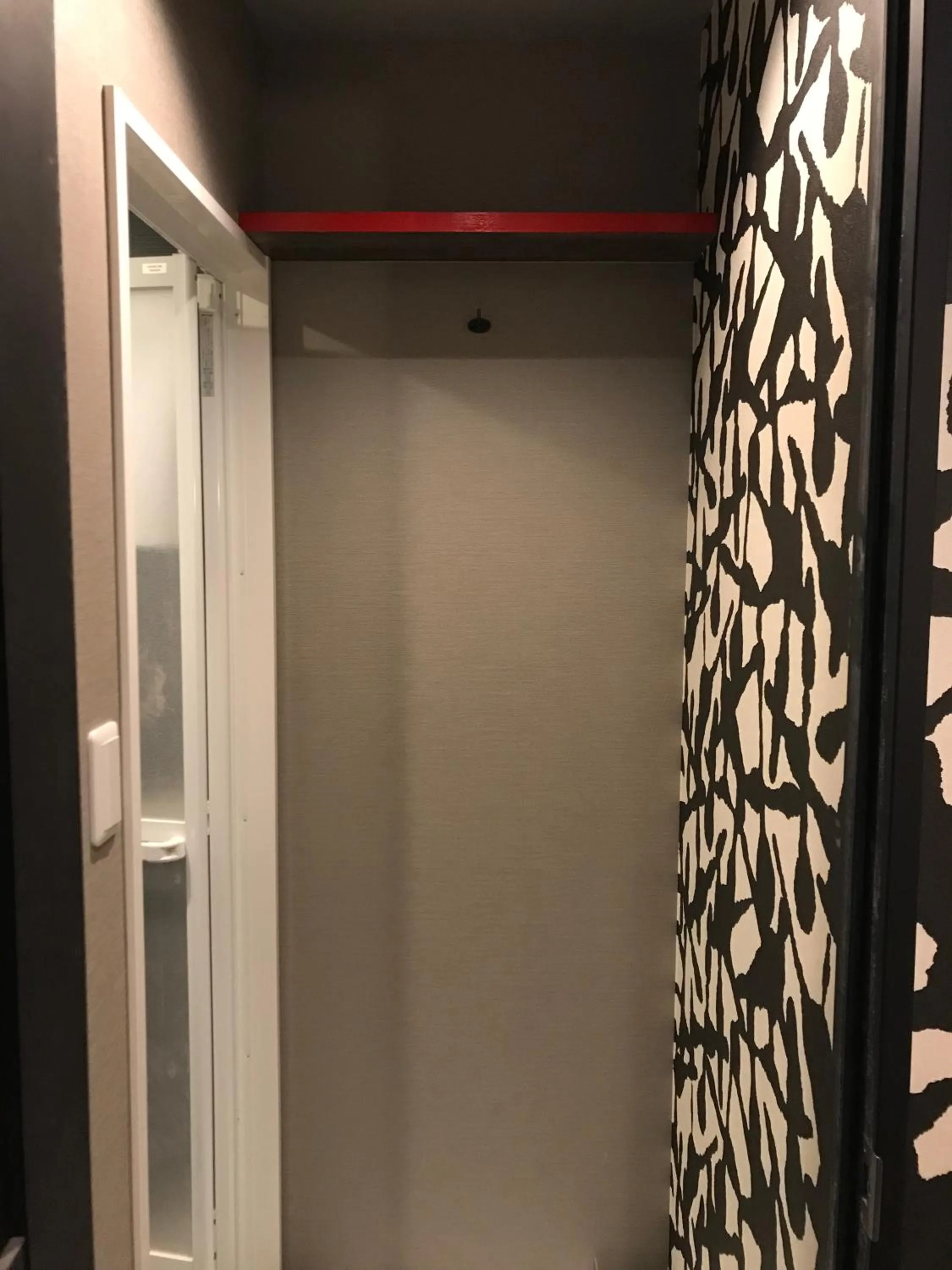 Shower in My Hotel Ryugu